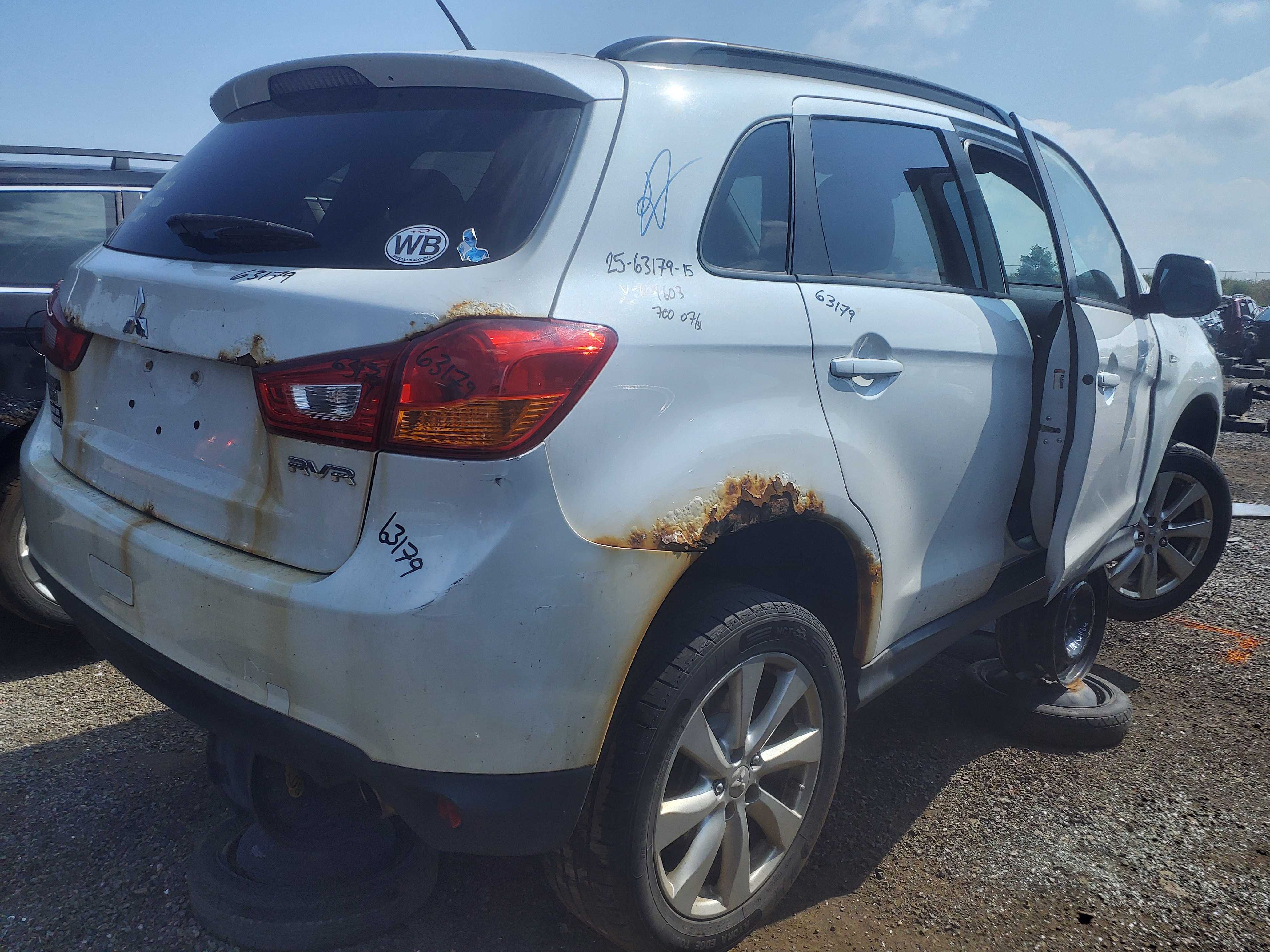 MITSUBISHI RVR 2015