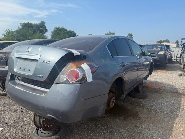 NISSAN ALTIMA 2010
