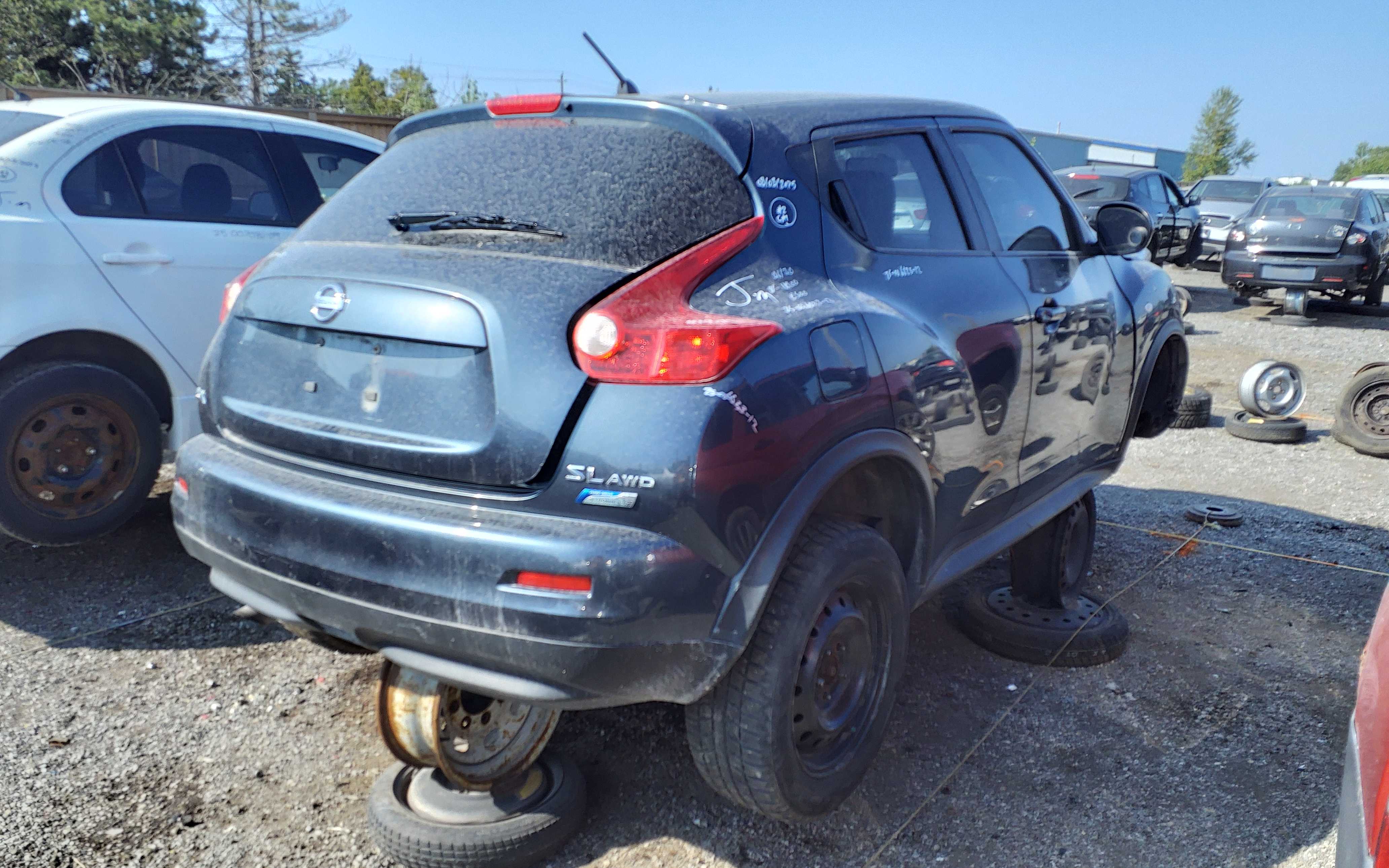 NISSAN JUKE 2012