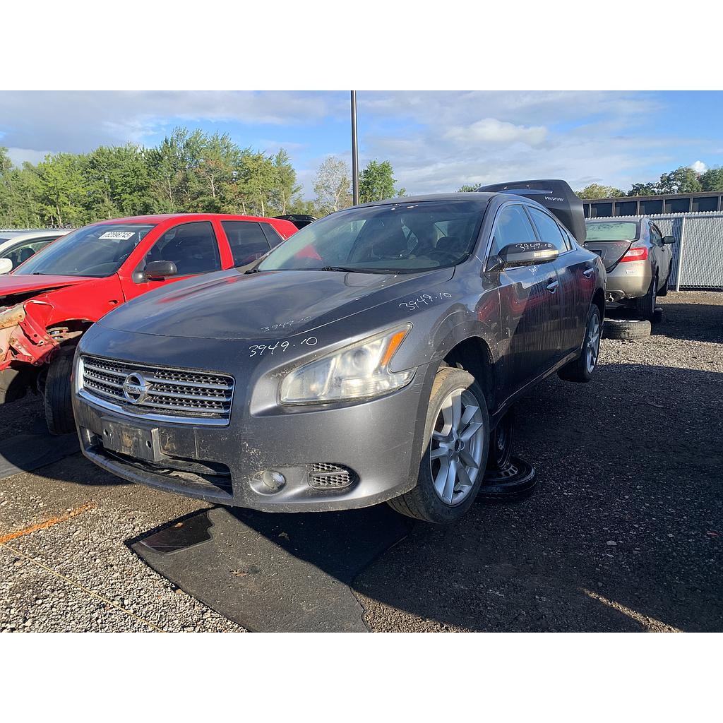 NISSAN MAXIMA 2010