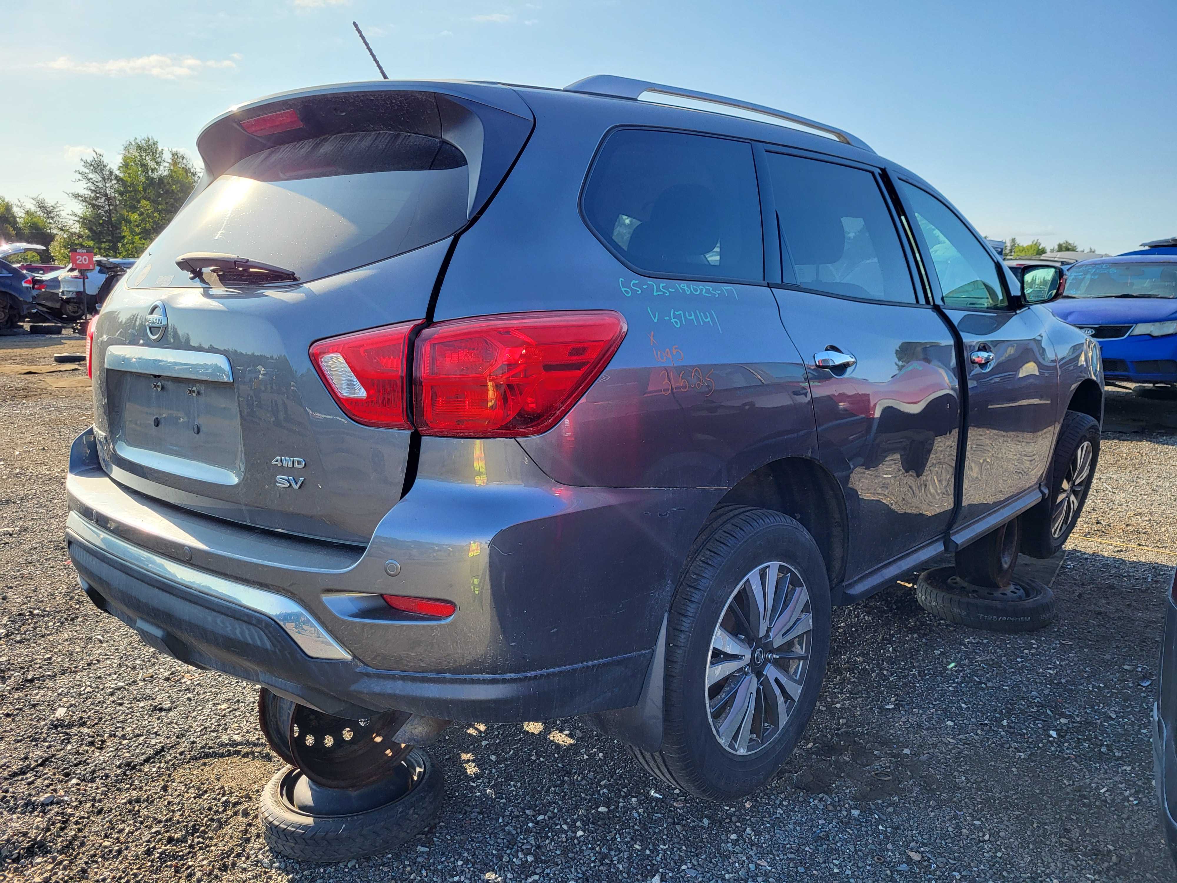 NISSAN PATHFINDER 2017