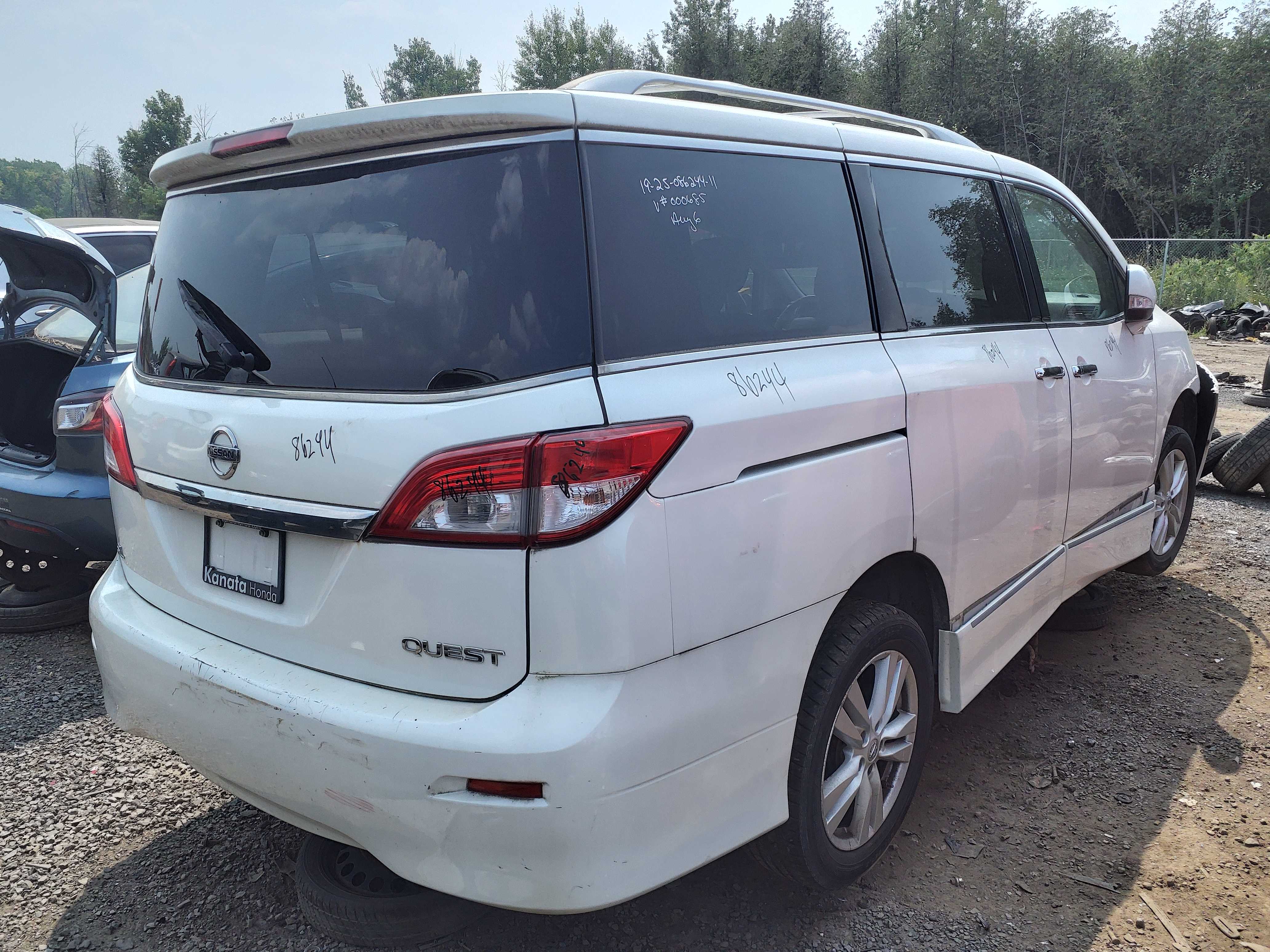 NISSAN QUEST 2011