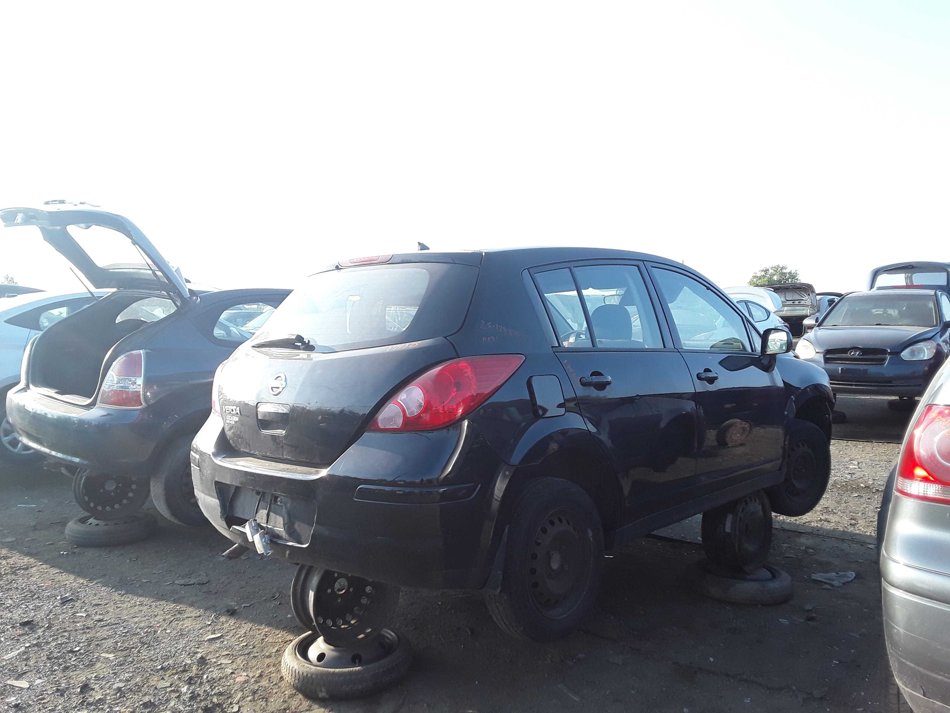 NISSAN VERSA 2011