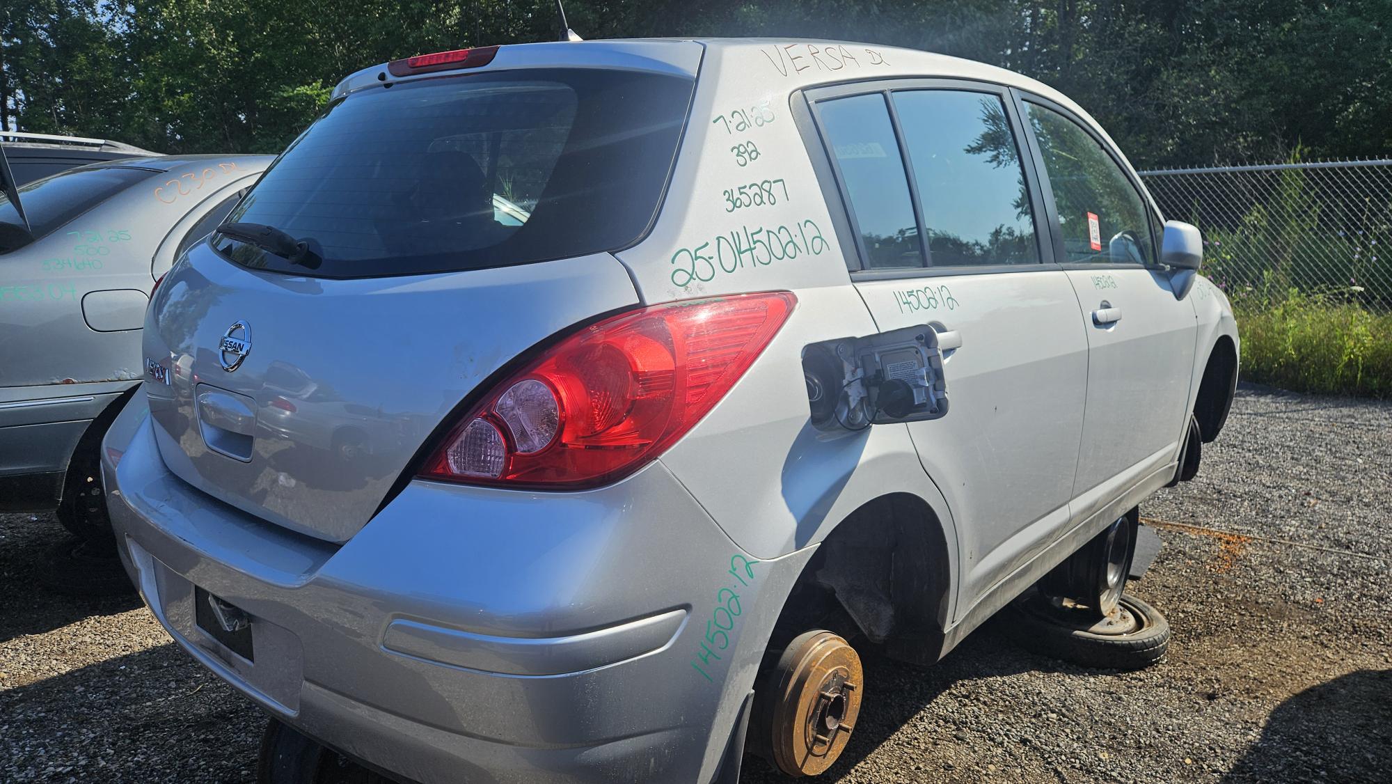 NISSAN VERSA 2012
