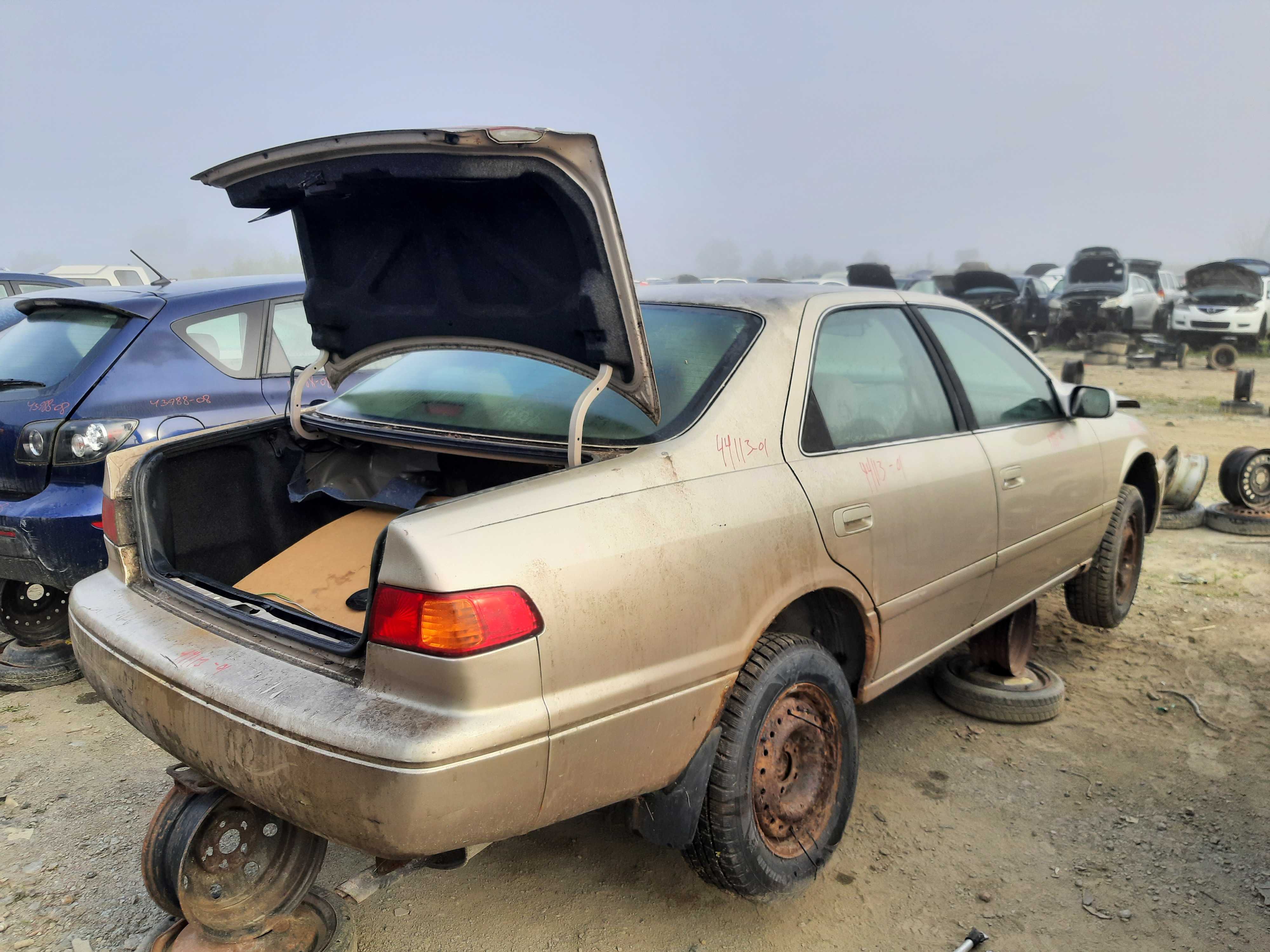 TOYOTA CAMRY 2001