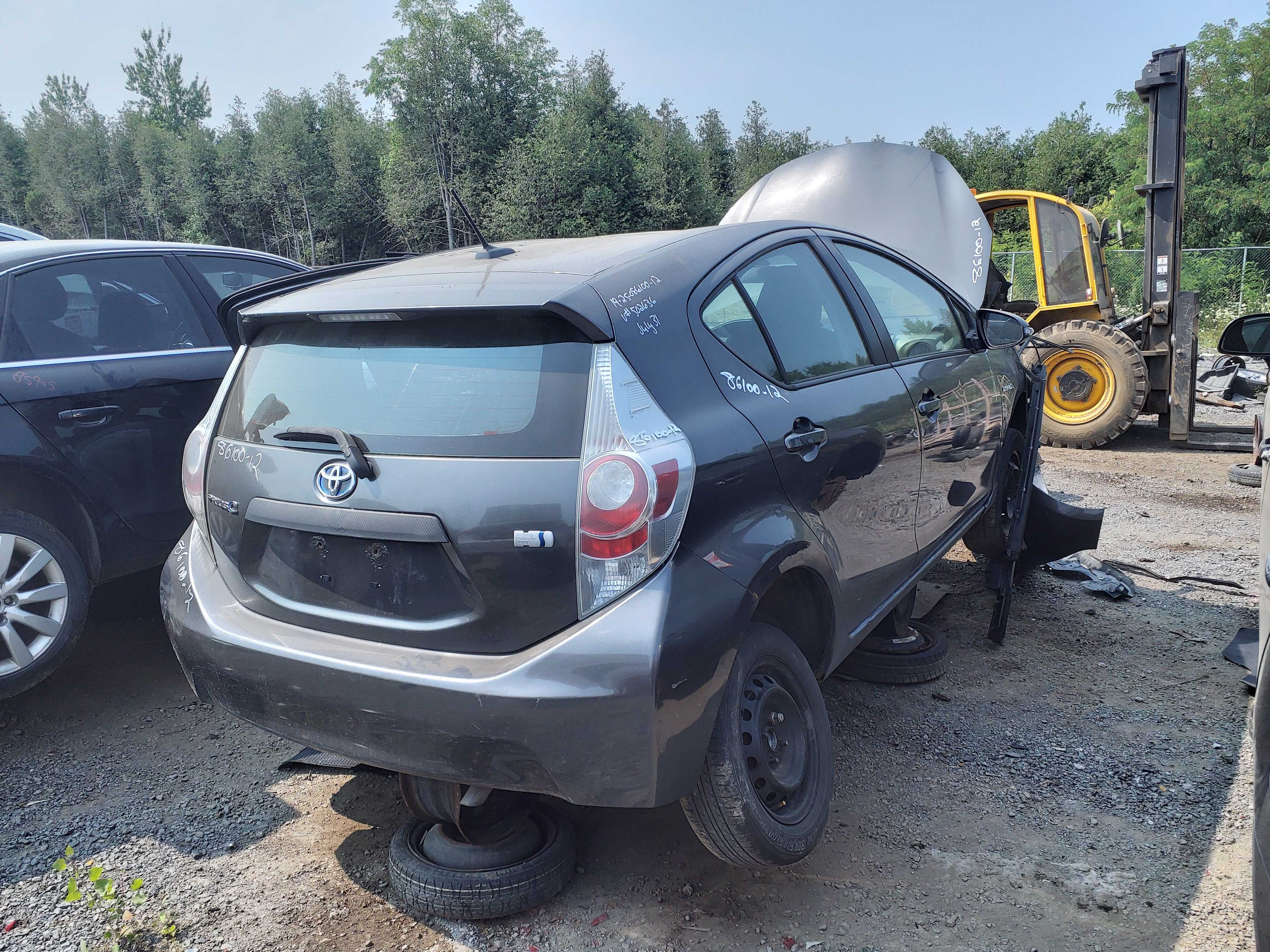 TOYOTA PRIUS 2012