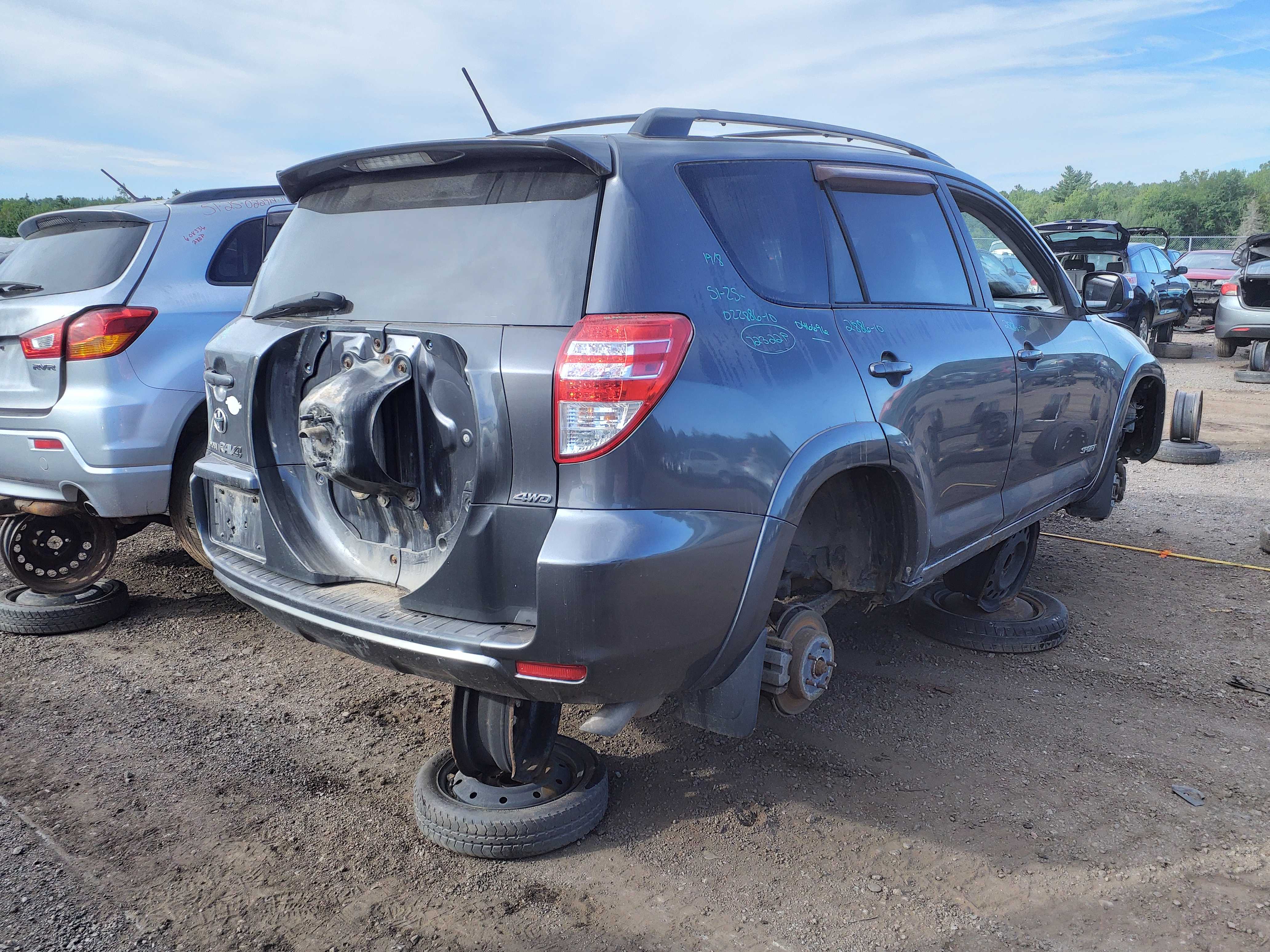 TOYOTA RAV4 2010