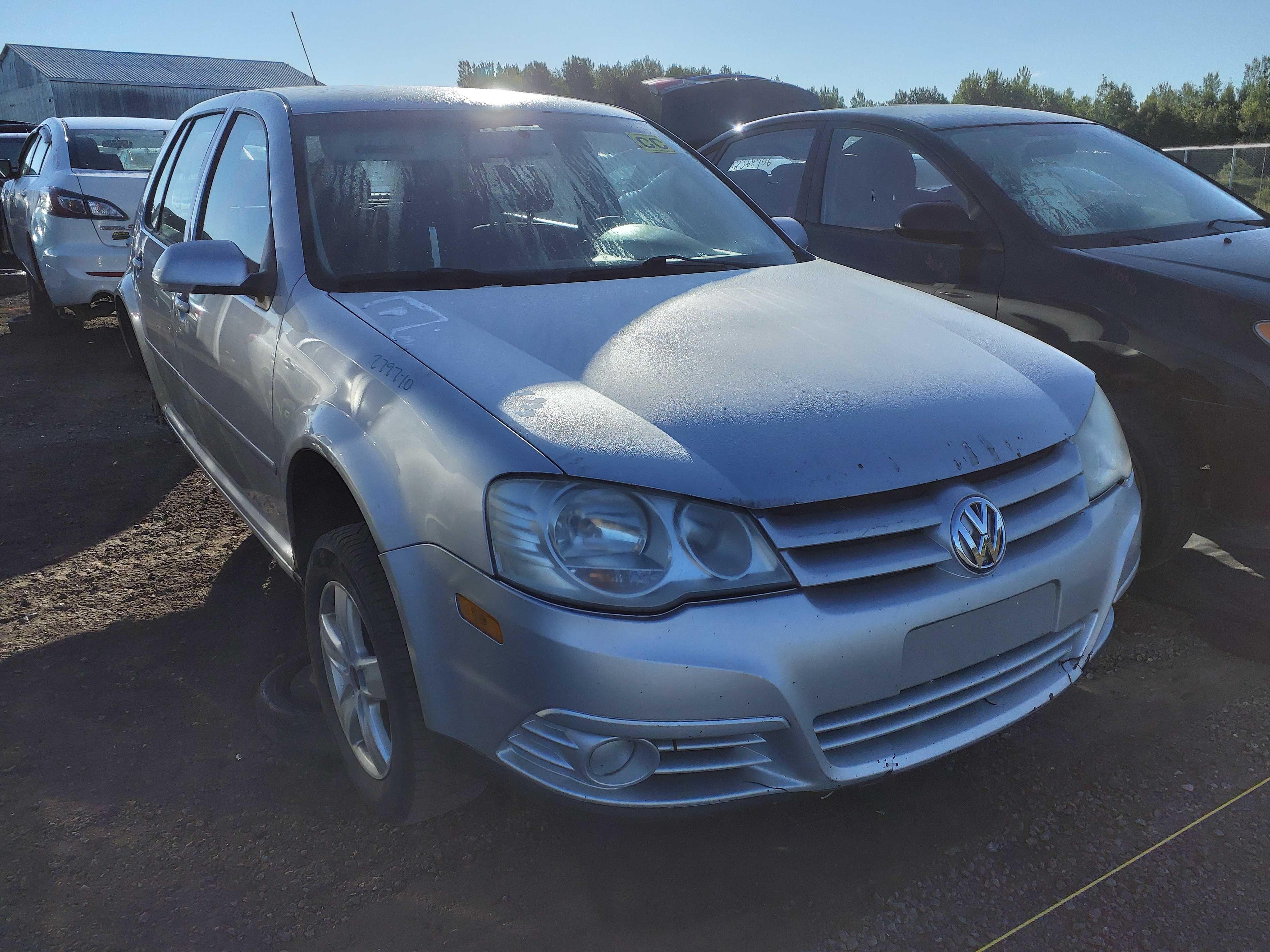 VOLKSWAGEN GOLF 2010