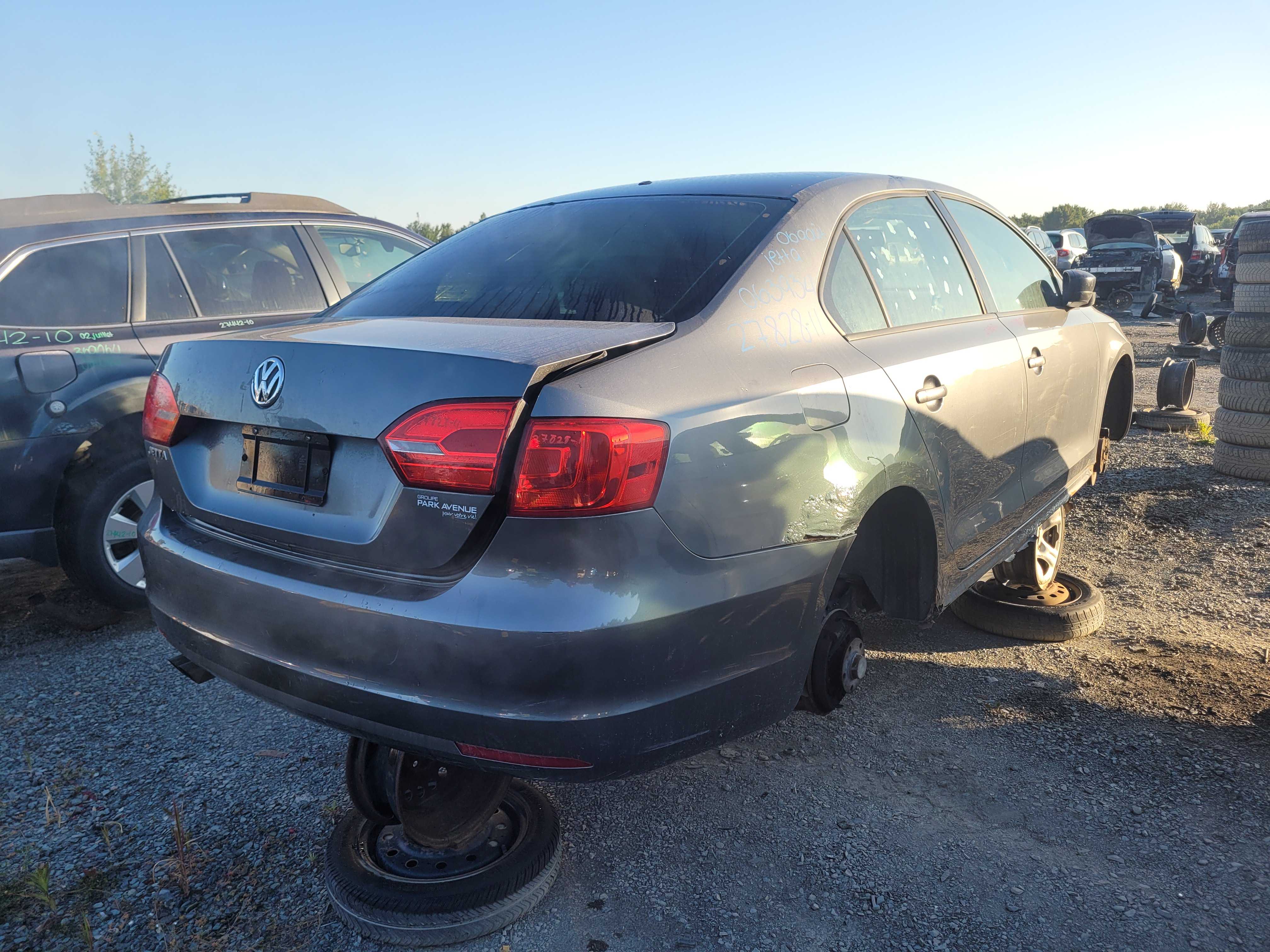 VOLKSWAGEN JETTA 2011