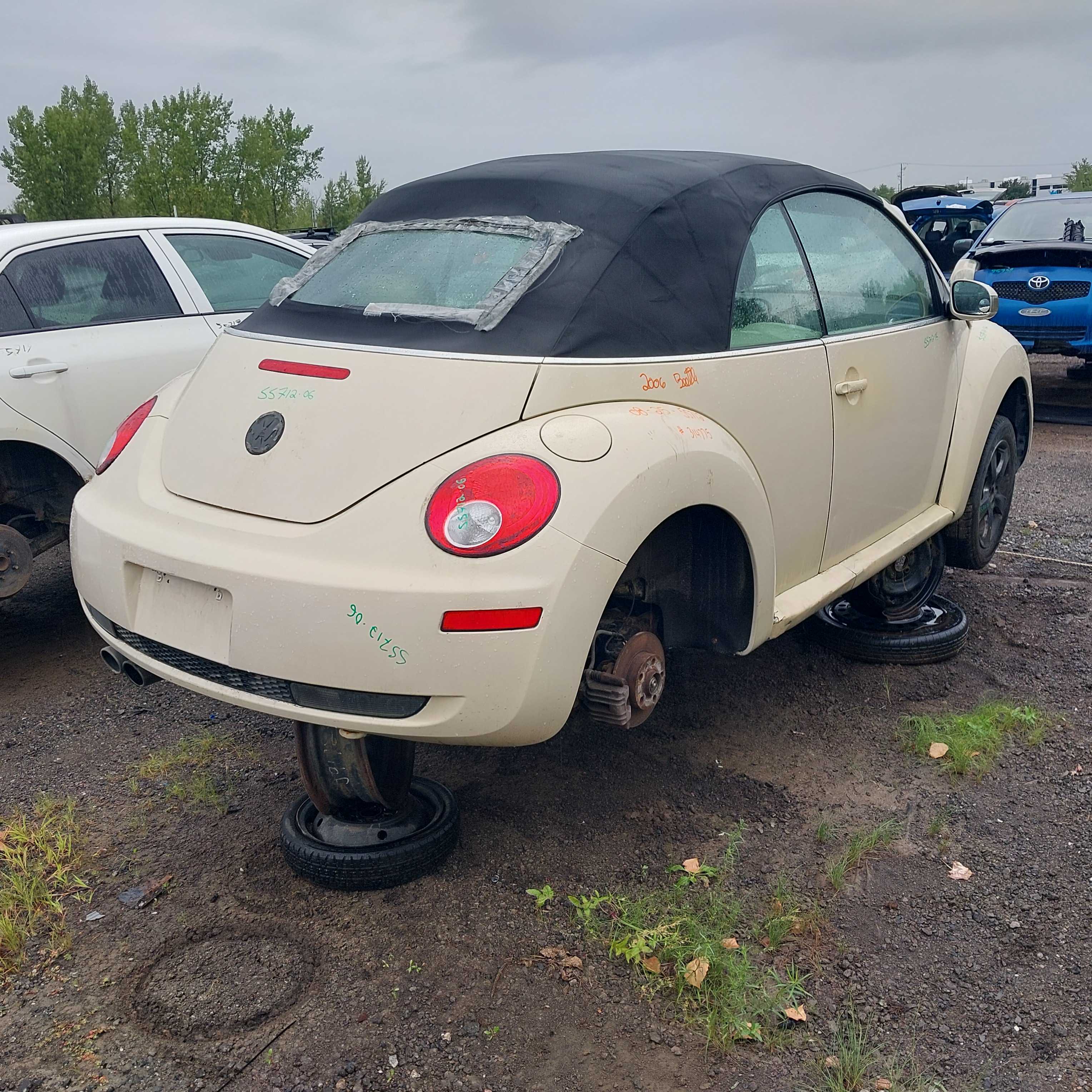 VOLKSWAGEN NEW BEETLE 2006