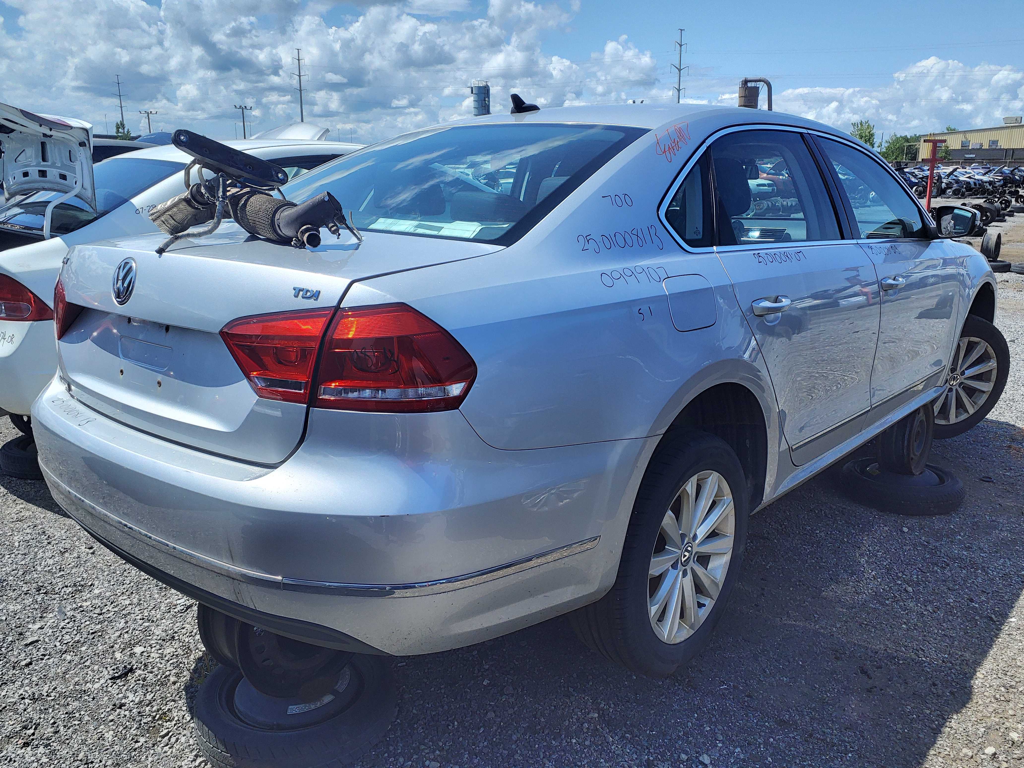 VOLKSWAGEN PASSAT 2013