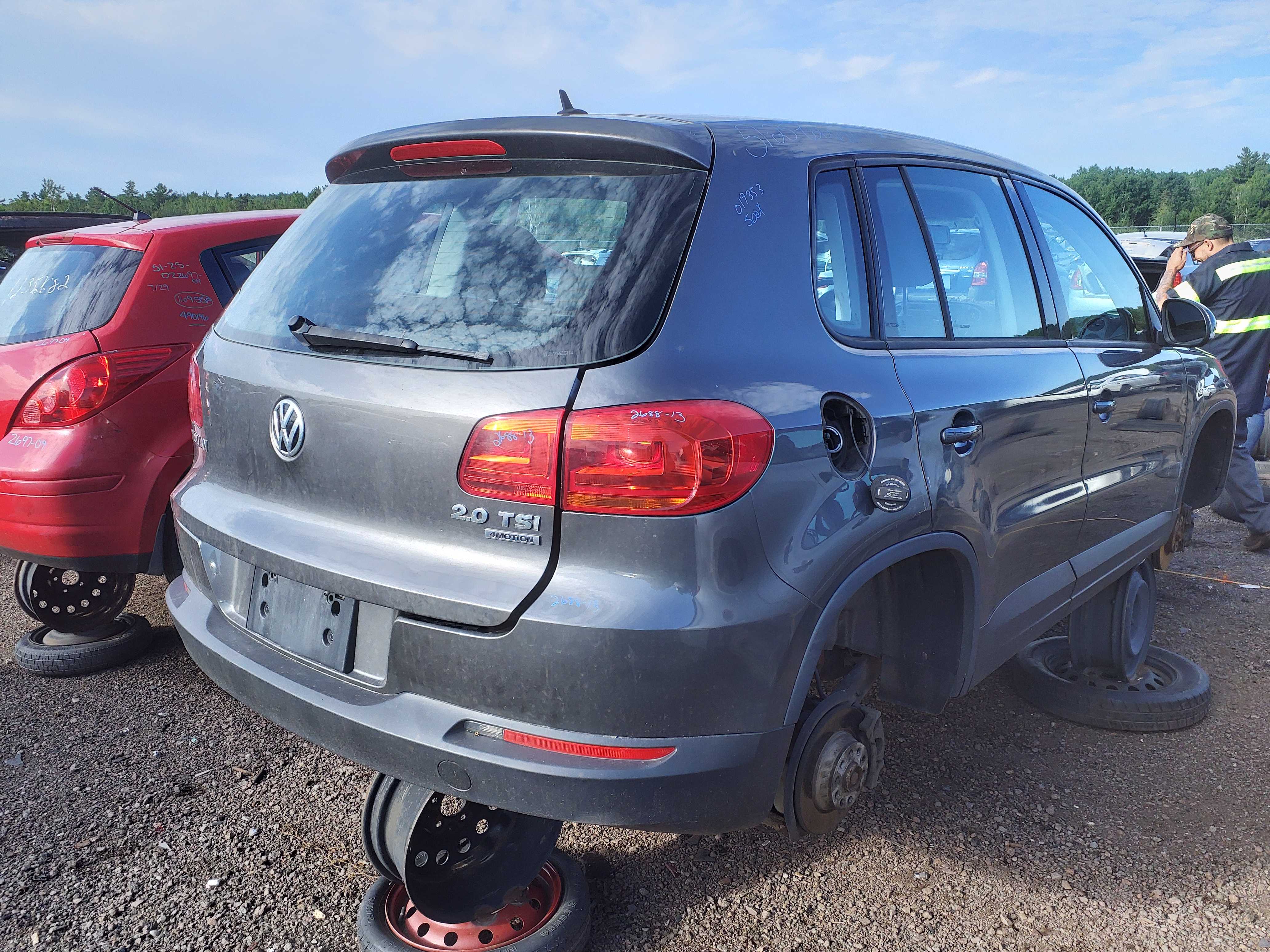 VOLKSWAGEN TIGUAN 2013