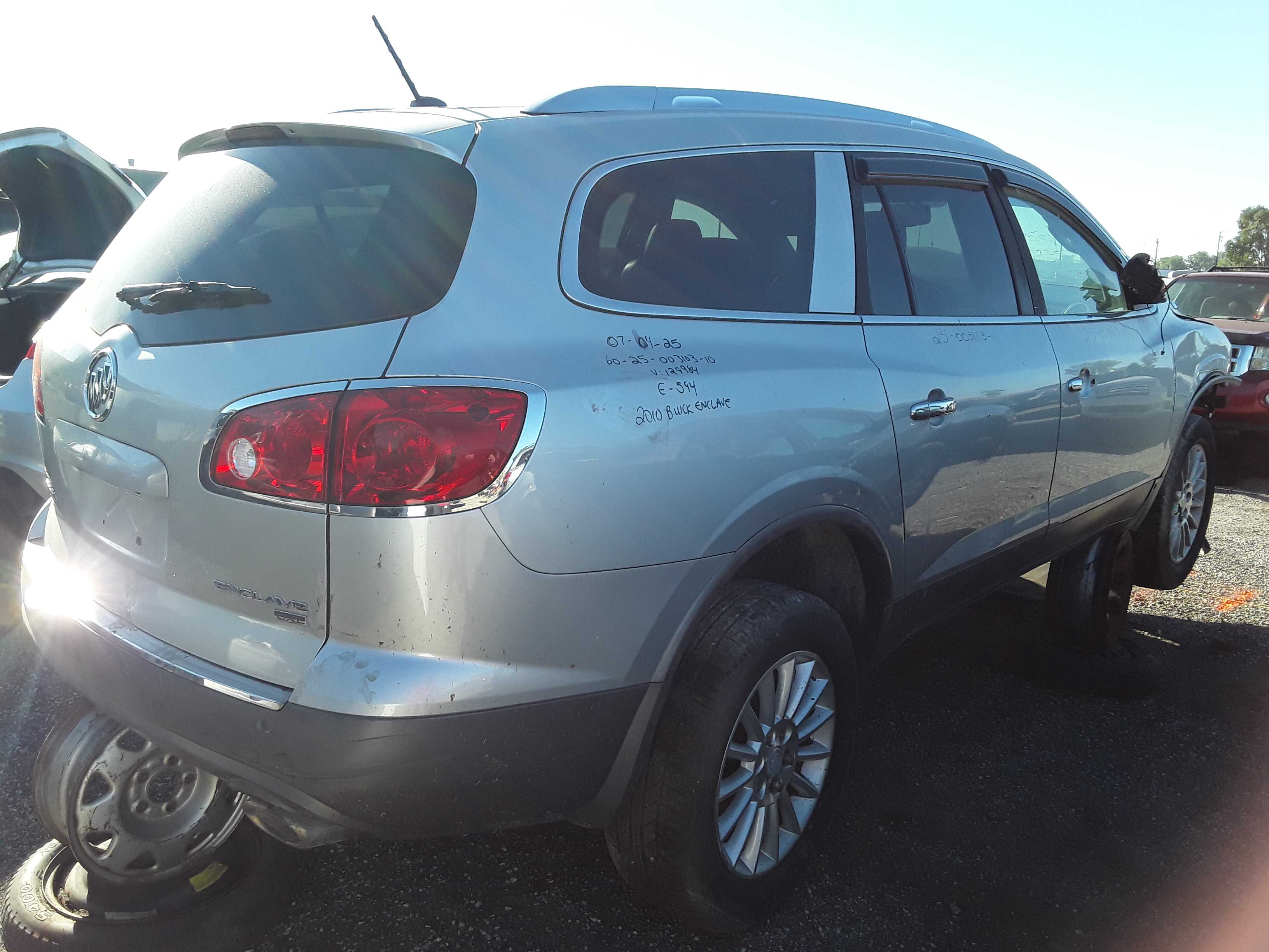 BUICK ENCLAVE 2010