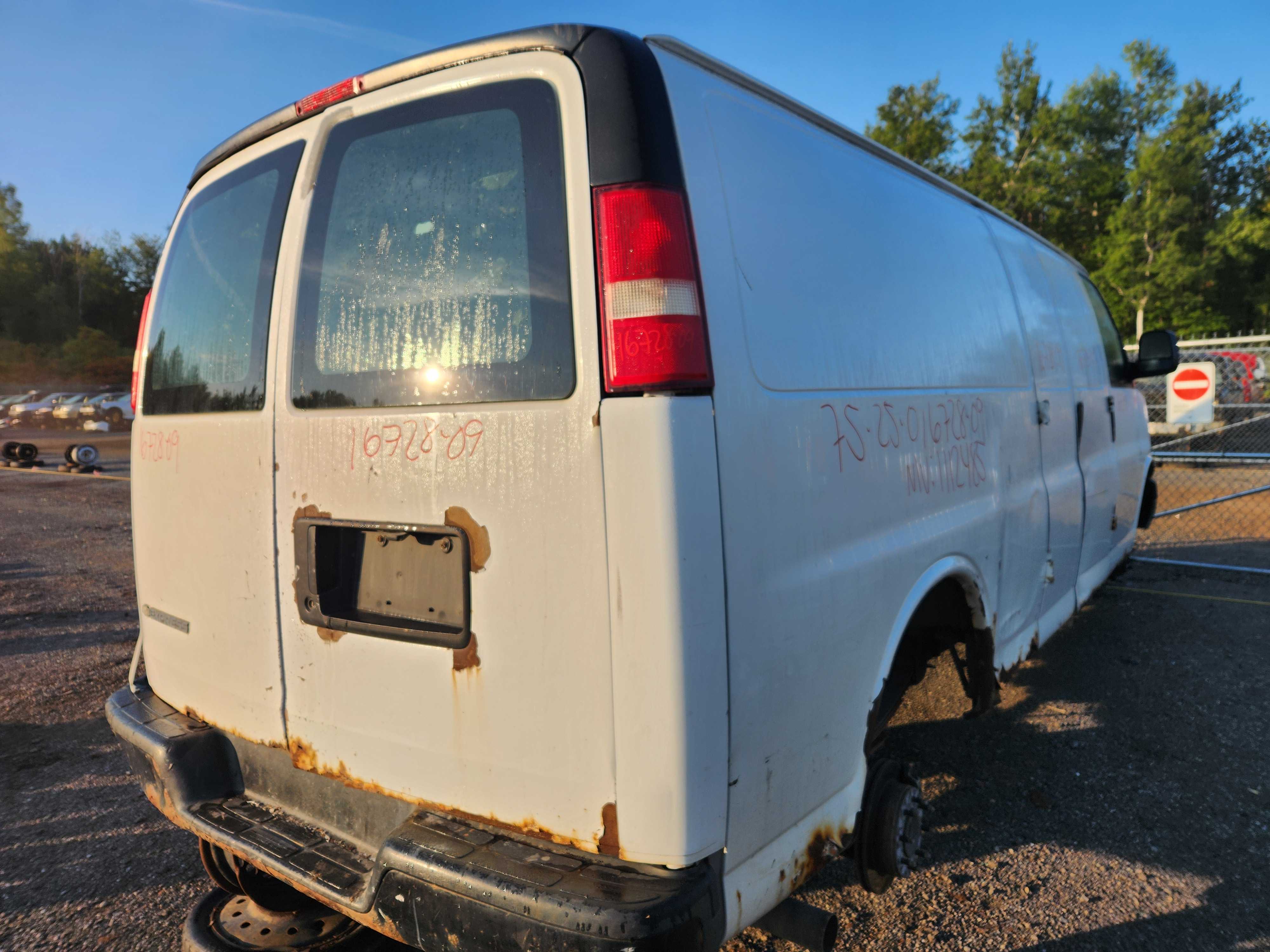 CHEVROLET EXPRESS VAN 2009