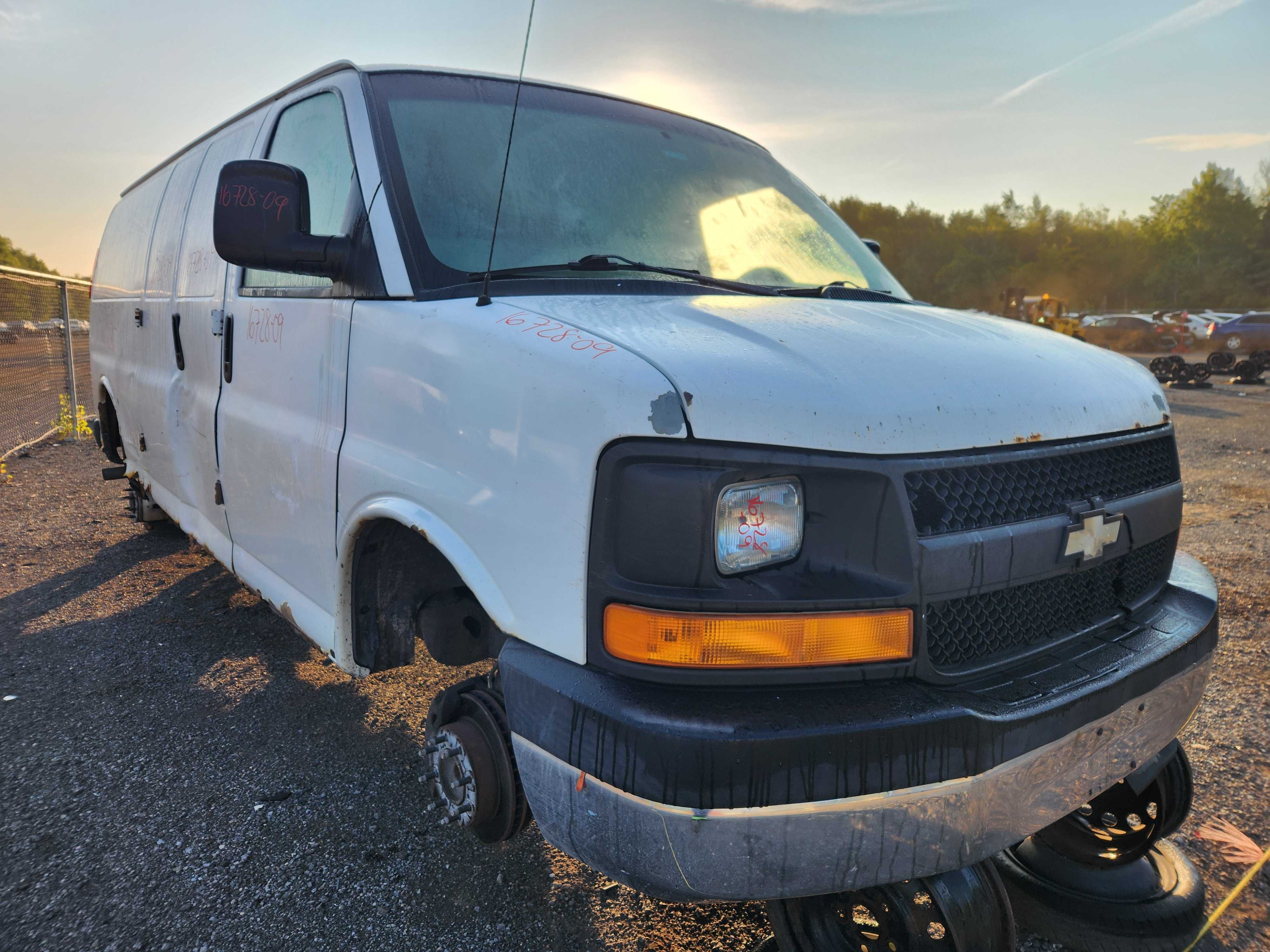 CHEVROLET EXPRESS VAN 2009