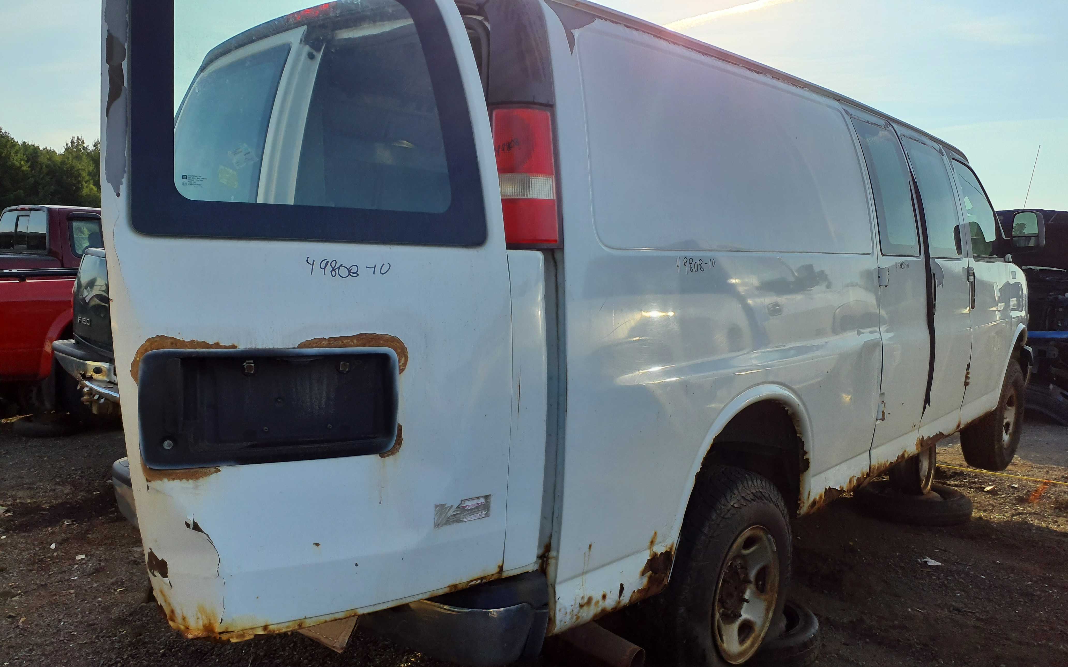 CHEVROLET EXPRESS VAN 2010