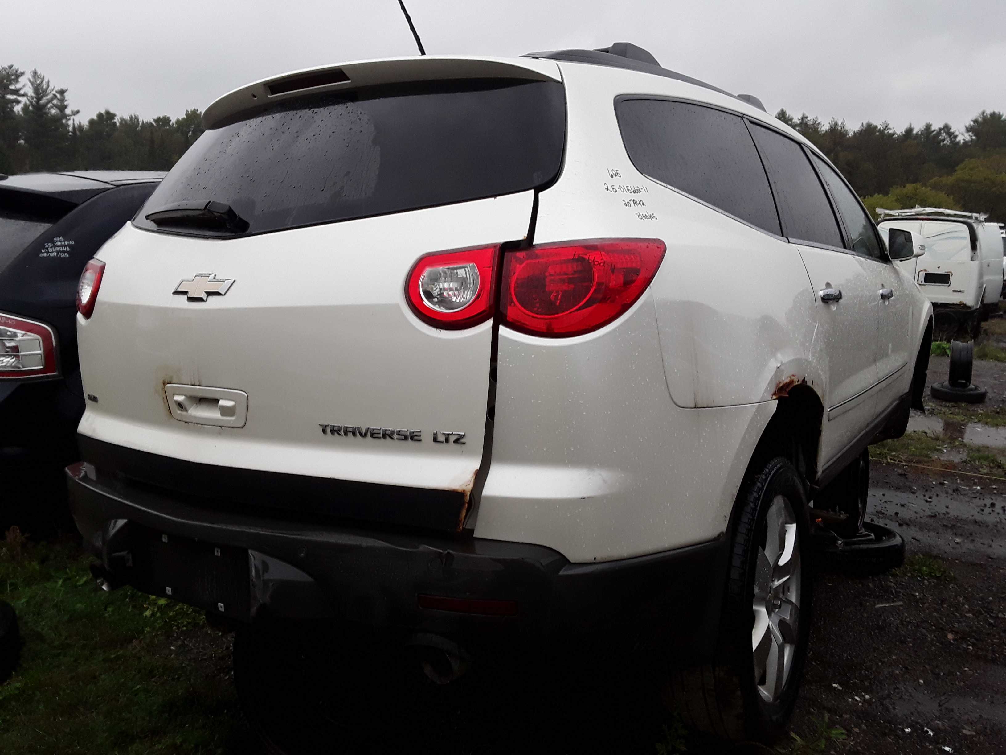 CHEVROLET TRAVERSE 2011