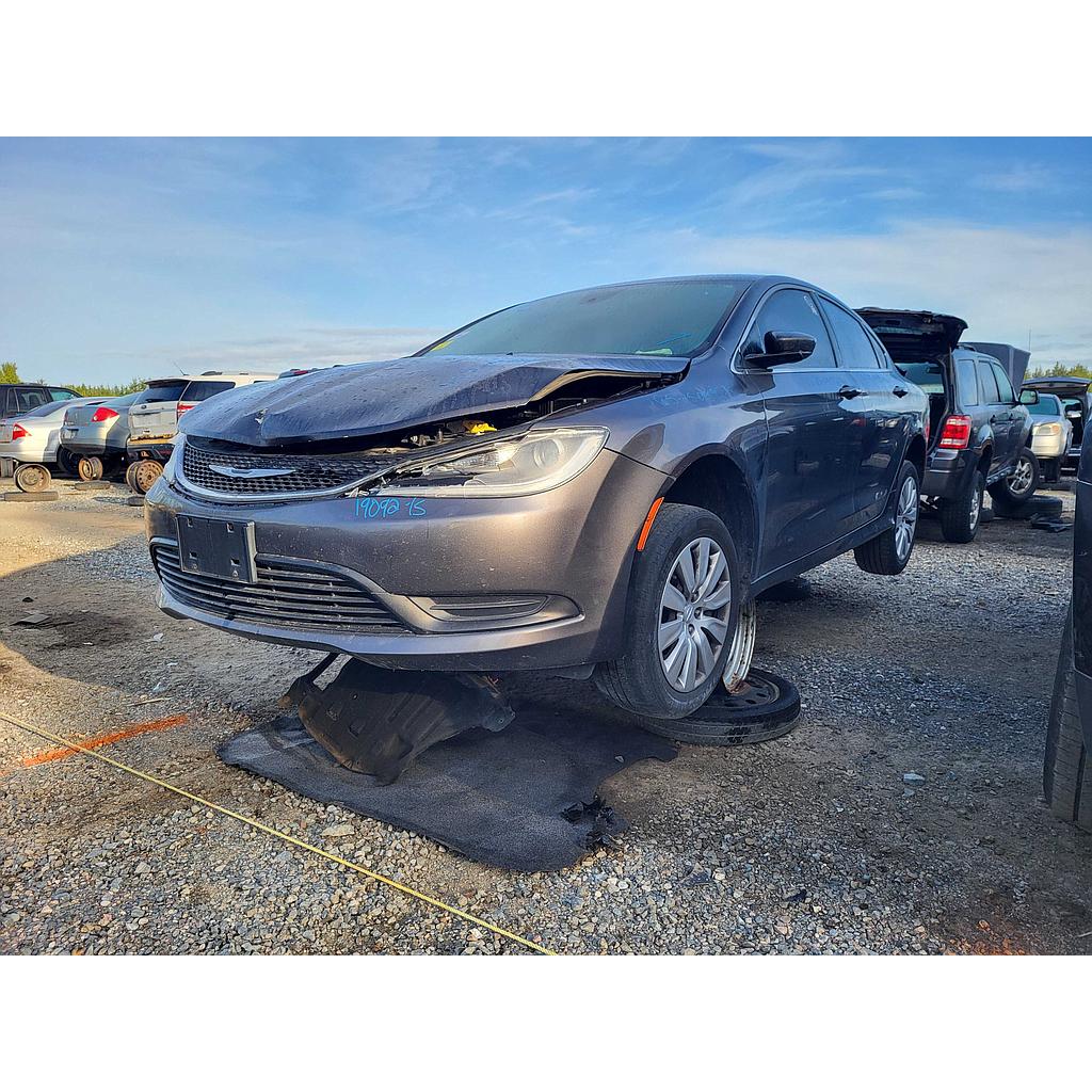 CHRYSLER 200 2015