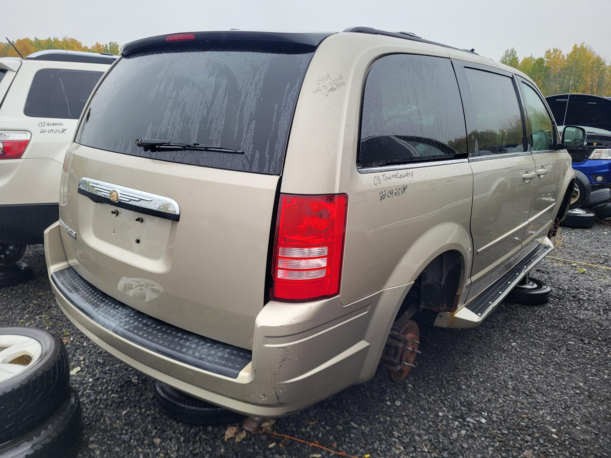 CHRYSLER TOWN &amp; COUNTRY 2008