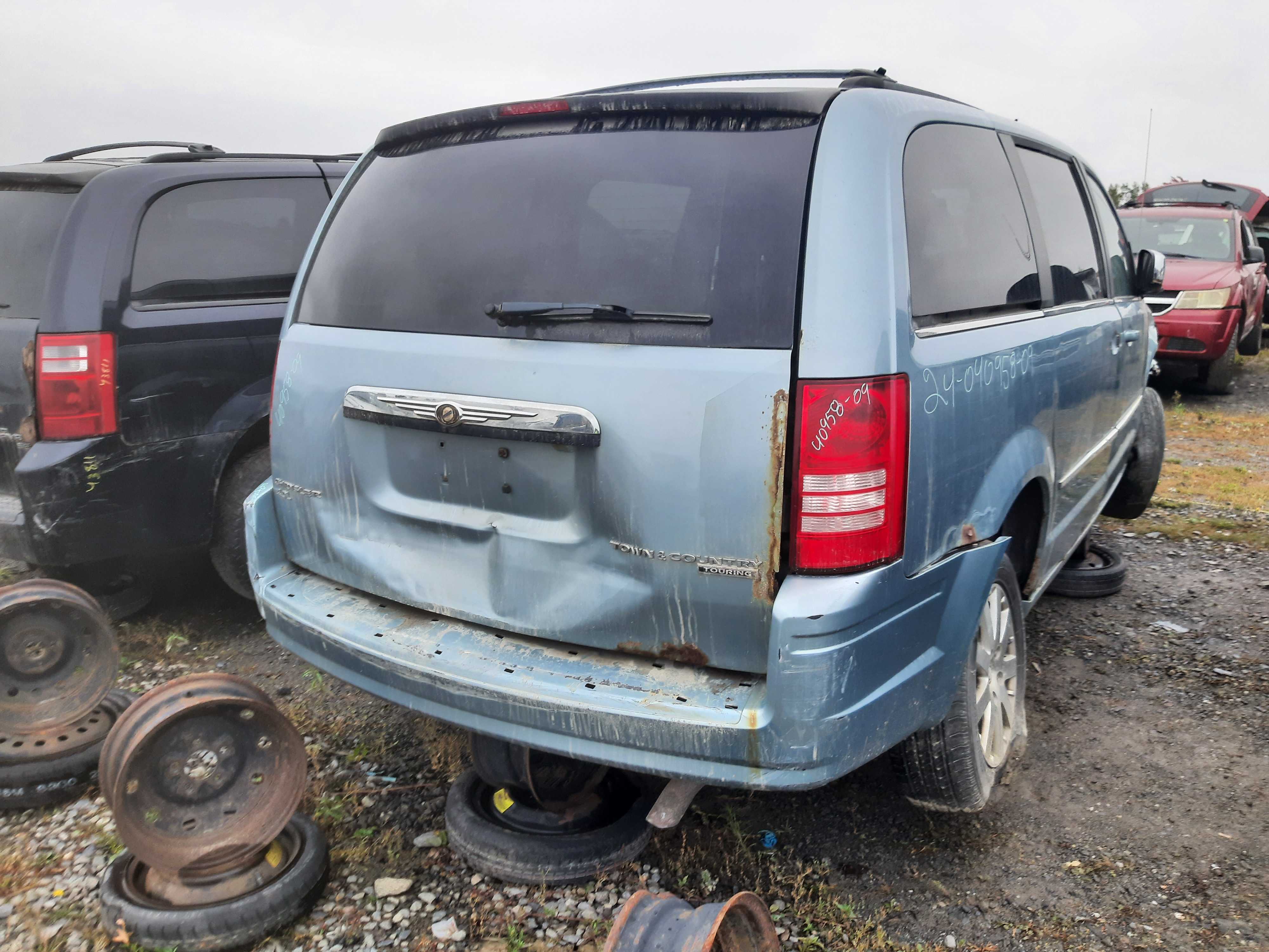 CHRYSLER TOWN & COUNTRY 2009