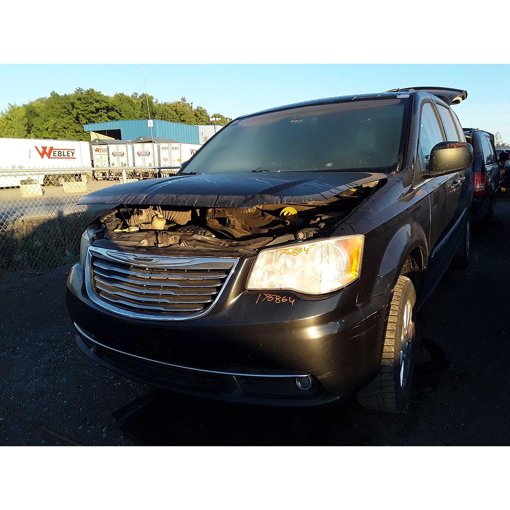CHRYSLER TOWN &amp; COUNTRY 2013