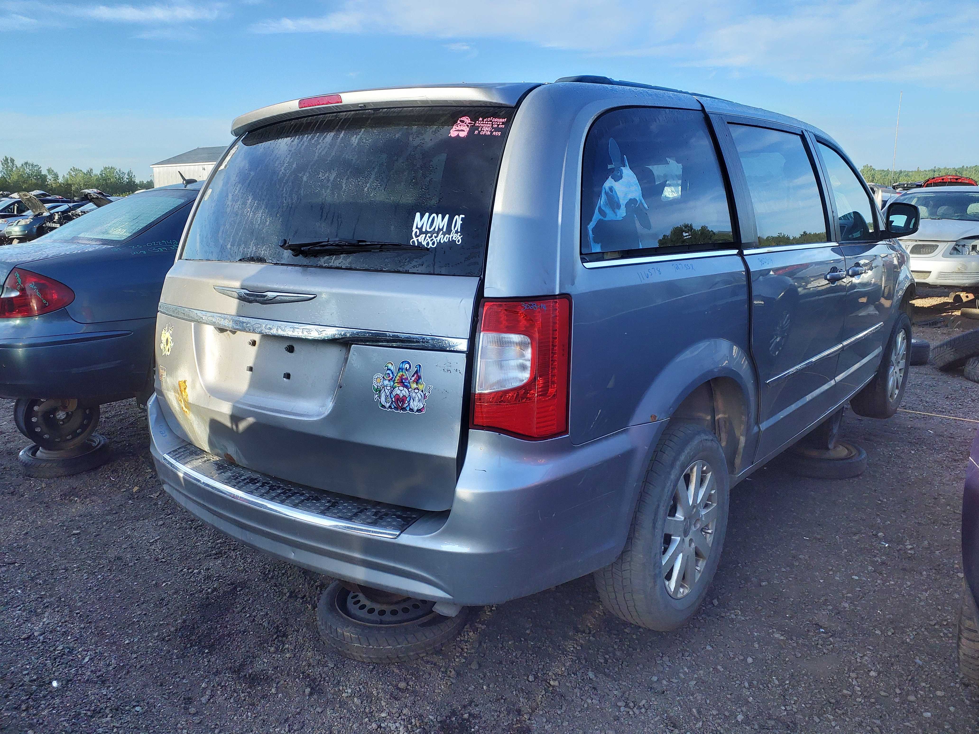 CHRYSLER TOWN &amp; COUNTRY 2014