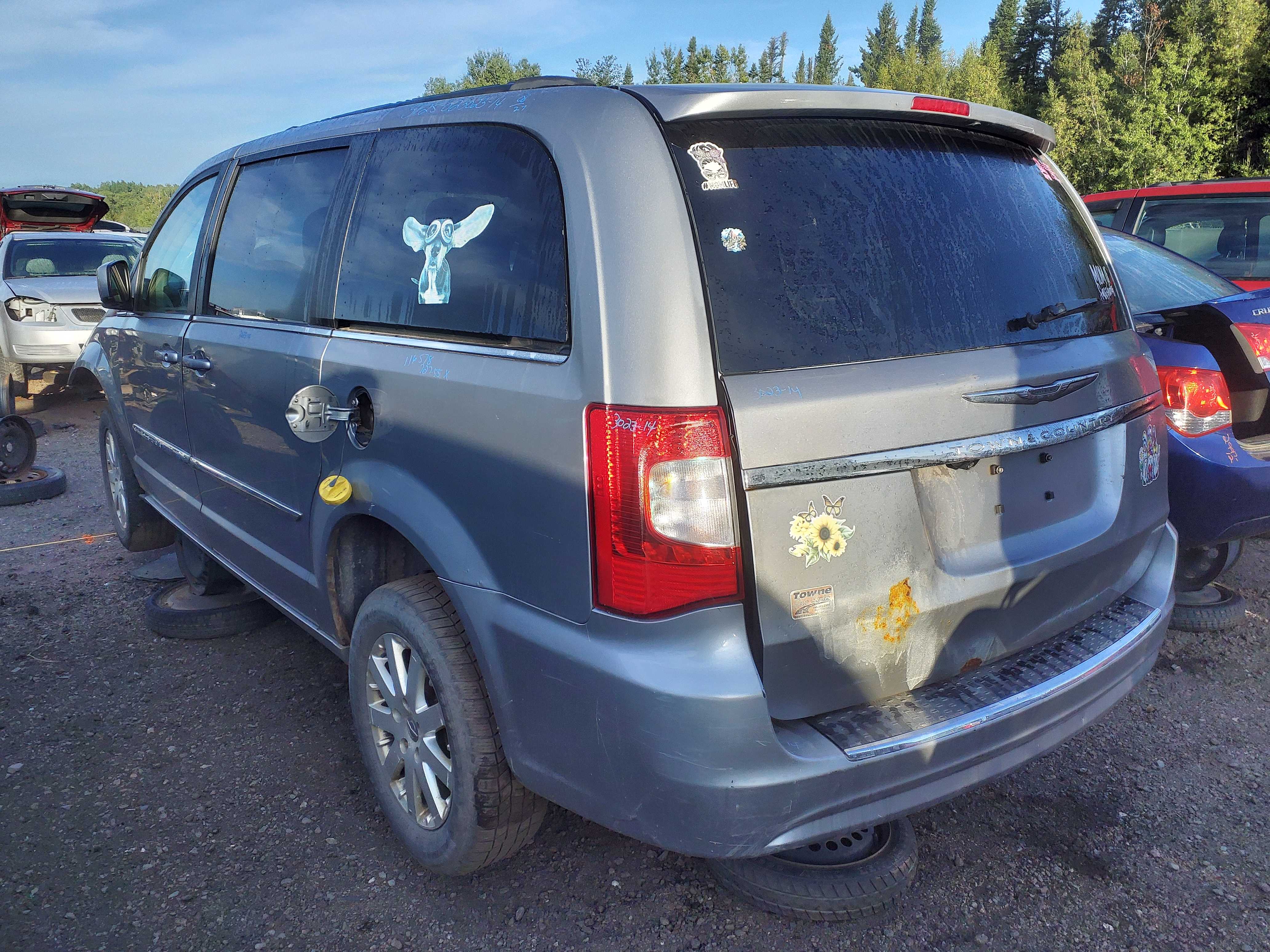 CHRYSLER TOWN &amp; COUNTRY 2014