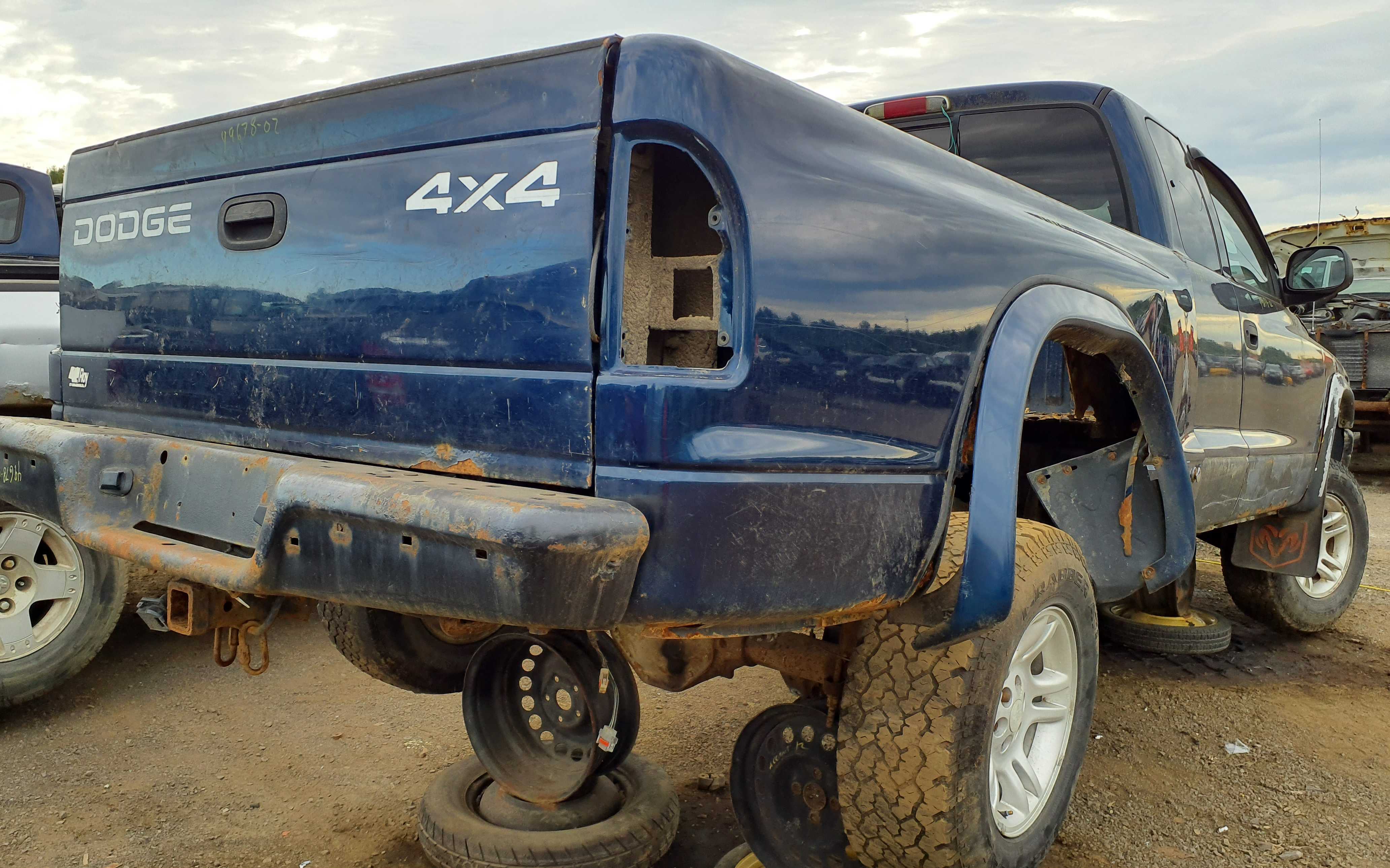 DODGE DAKOTA 2002