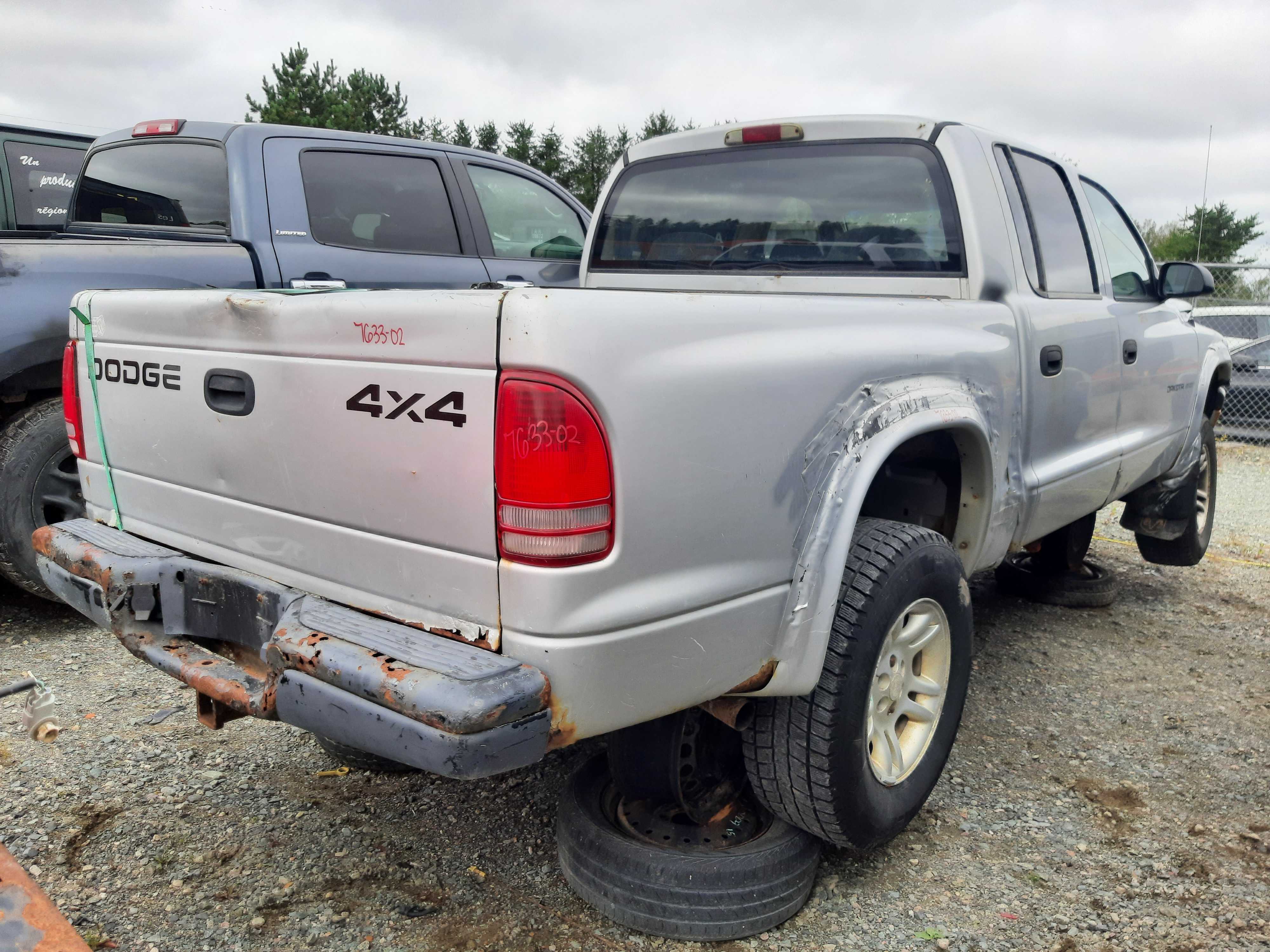 DODGE DAKOTA 2002
