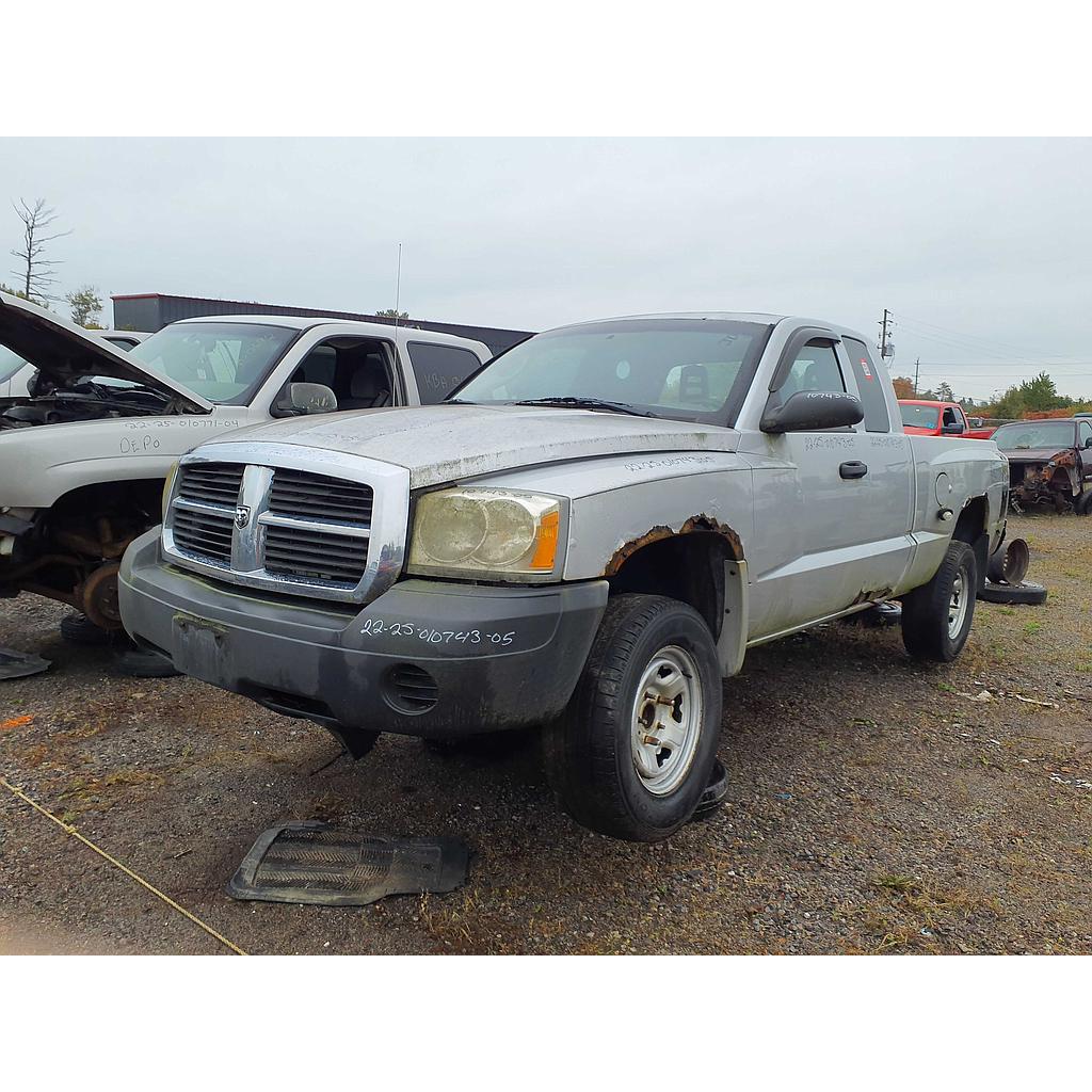DODGE DAKOTA 2005