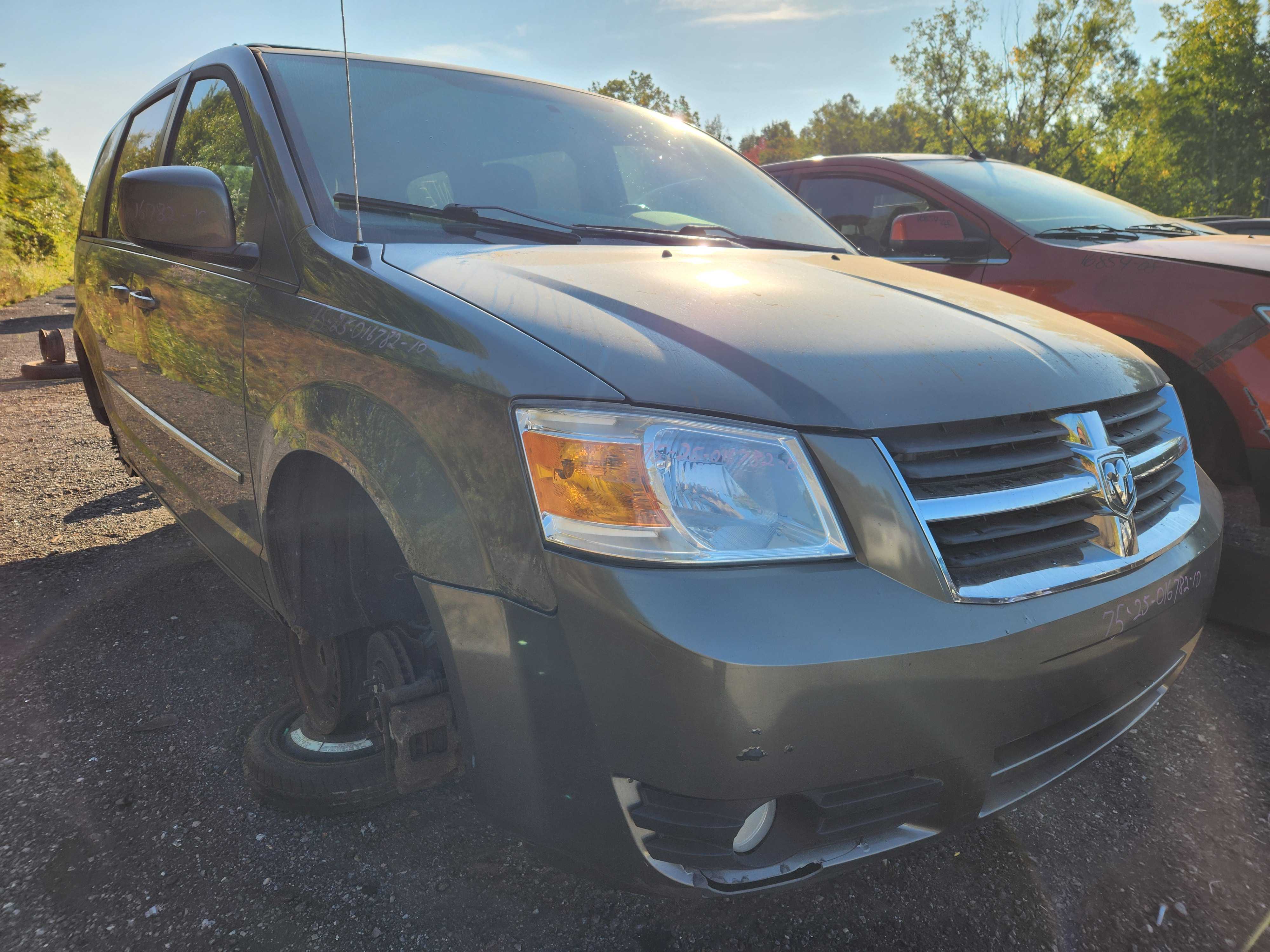 DODGE GRAND CARAVAN 2010
