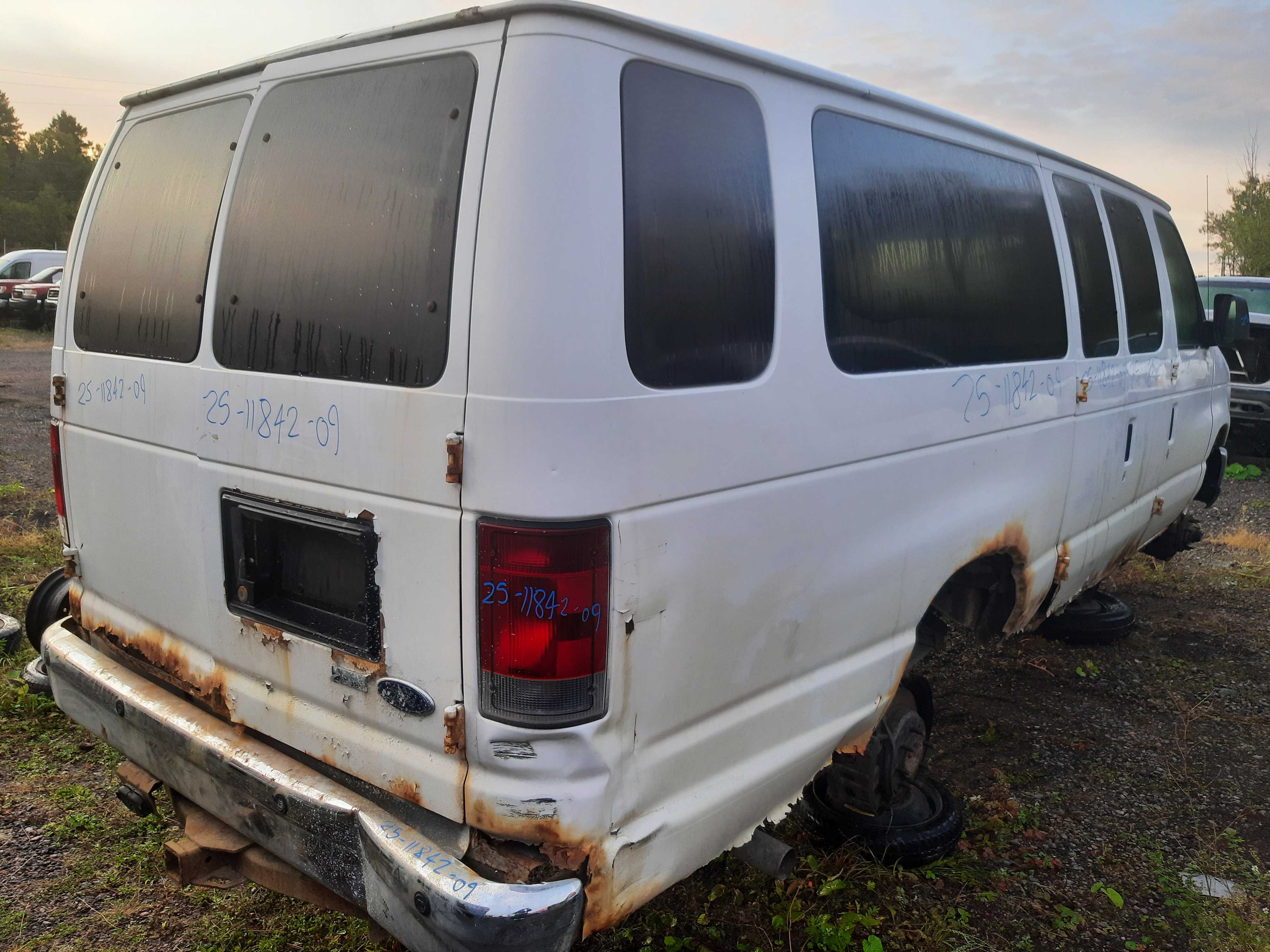 FORD ECONOLINE 2009