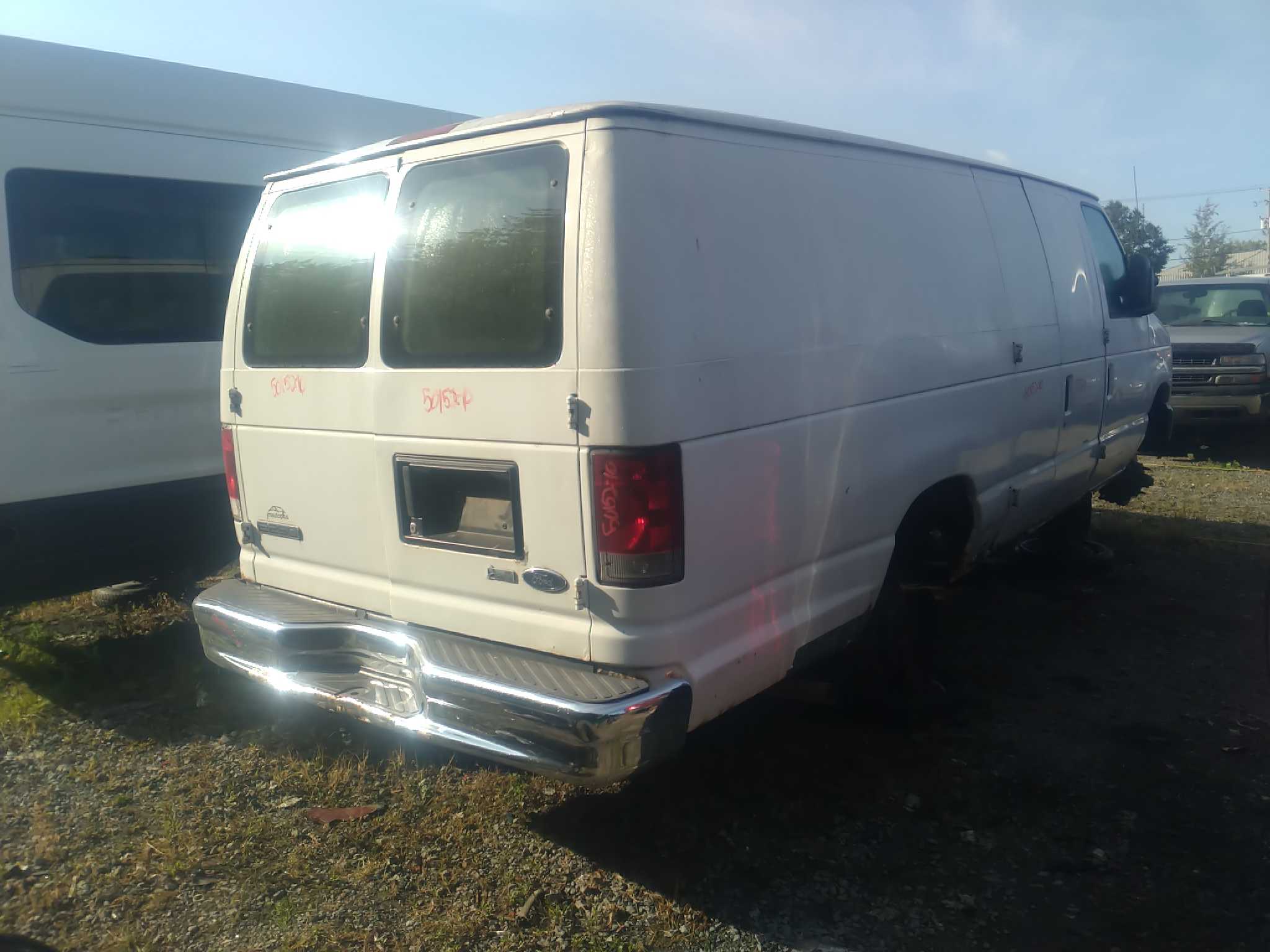FORD ECONOLINE 2010