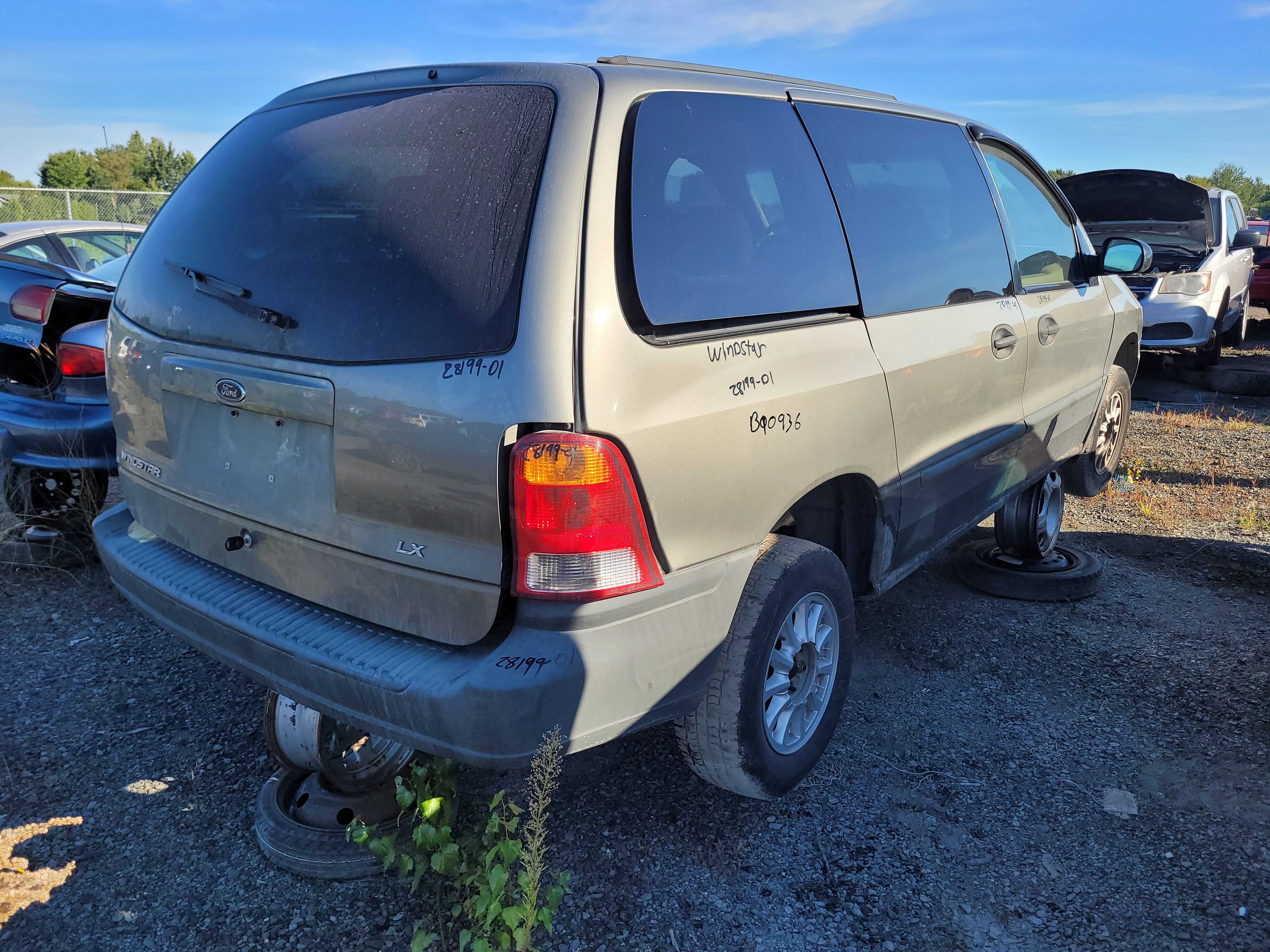 FORD WINDSTAR 2001