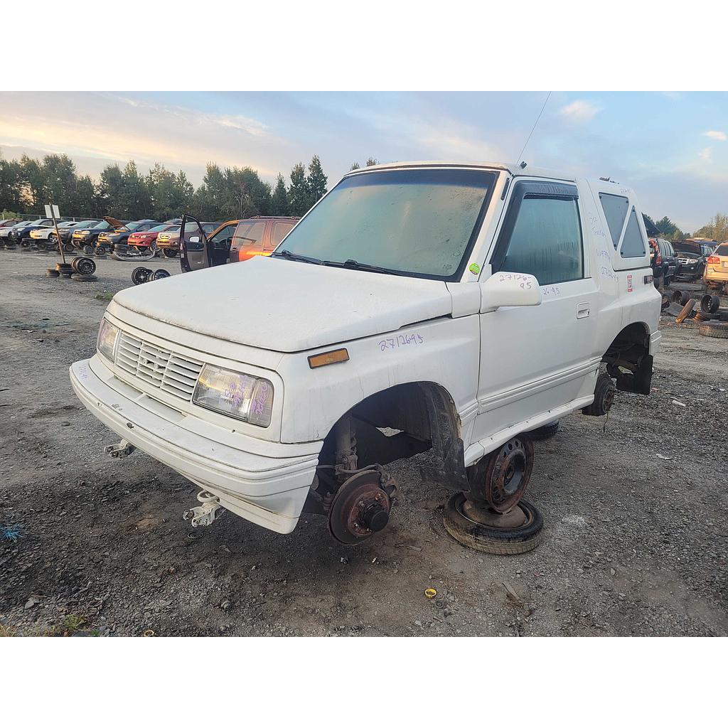 GEO TRACKER 1995