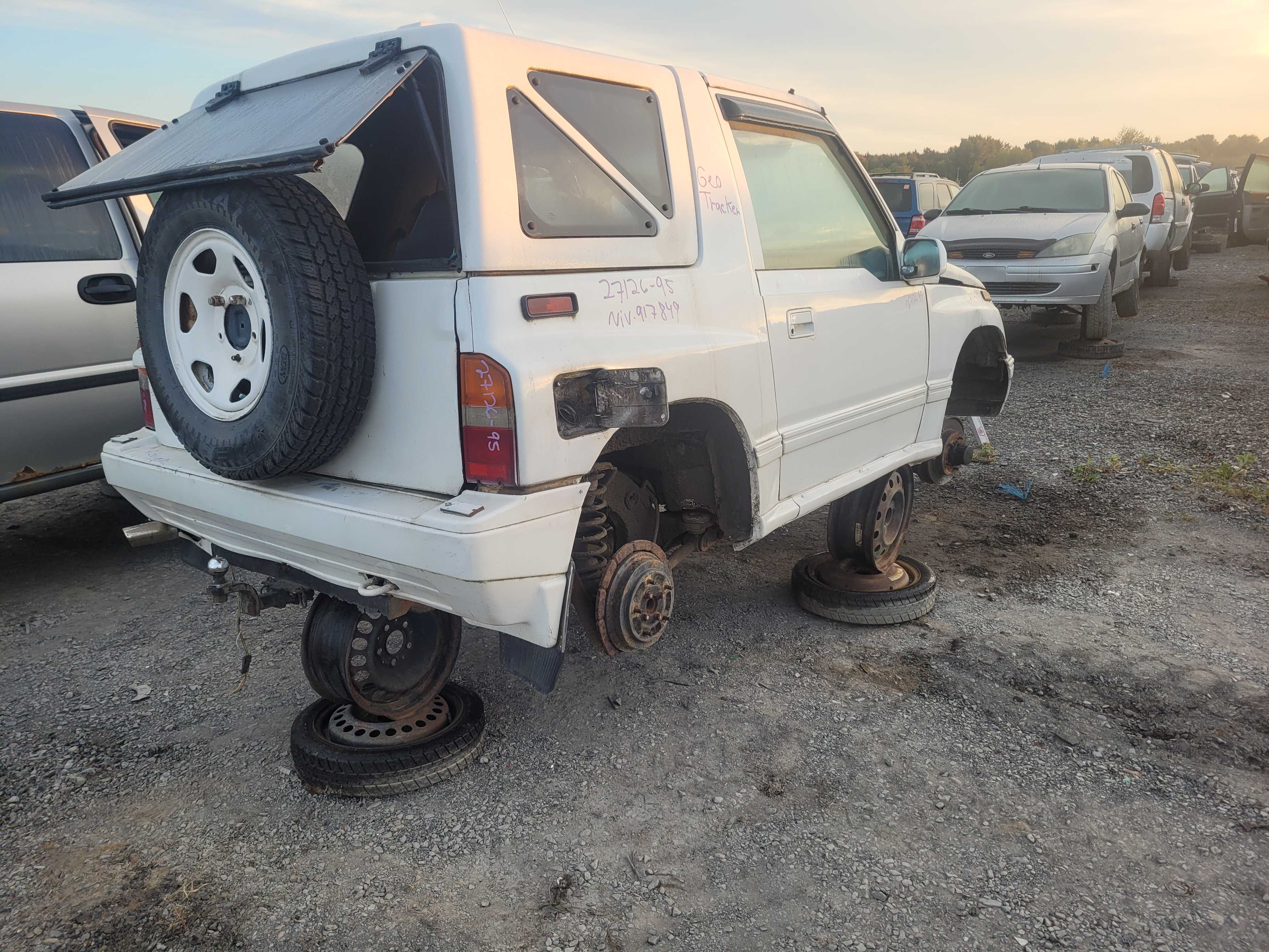 GEO TRACKER 1995