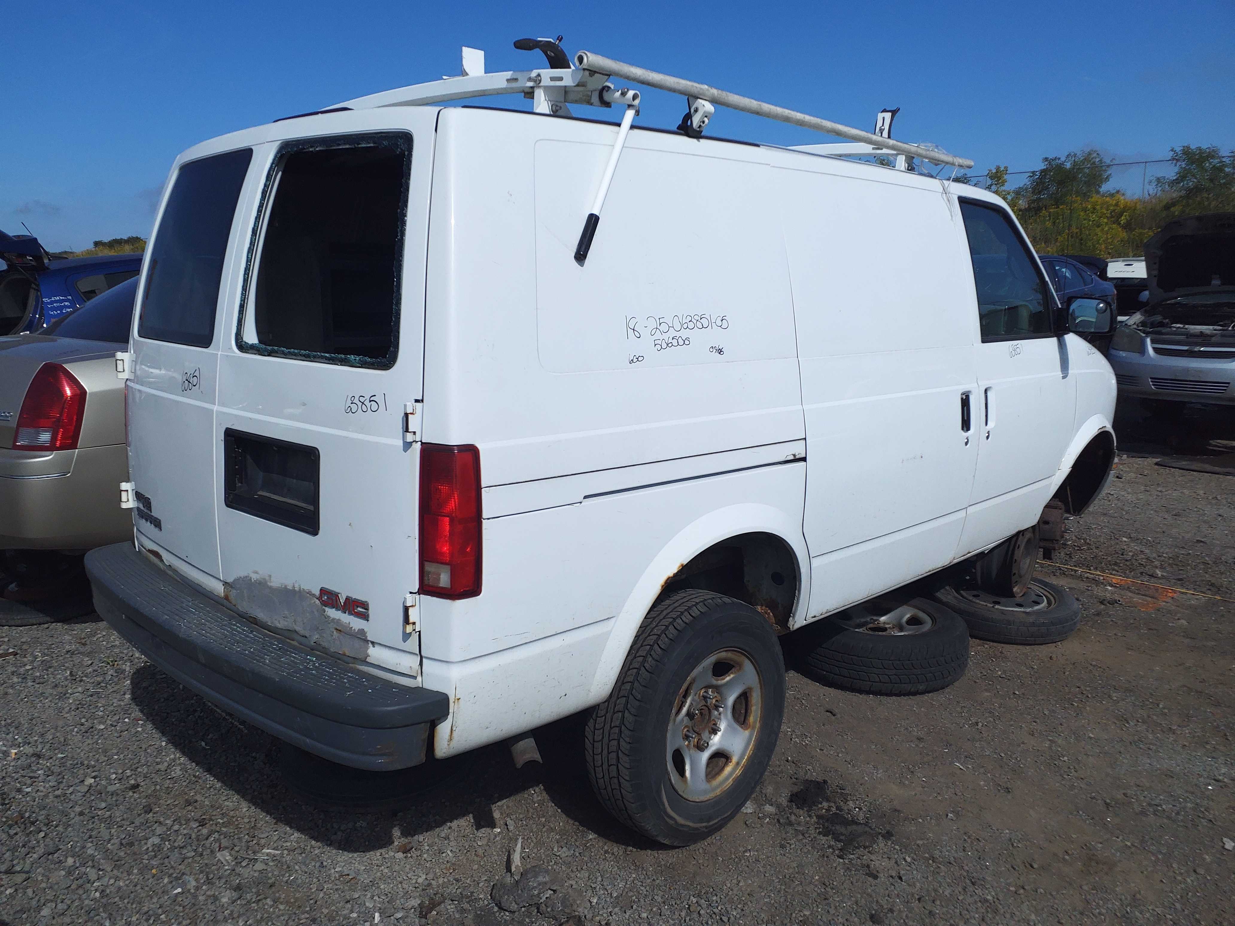 GMC SAFARI 2005