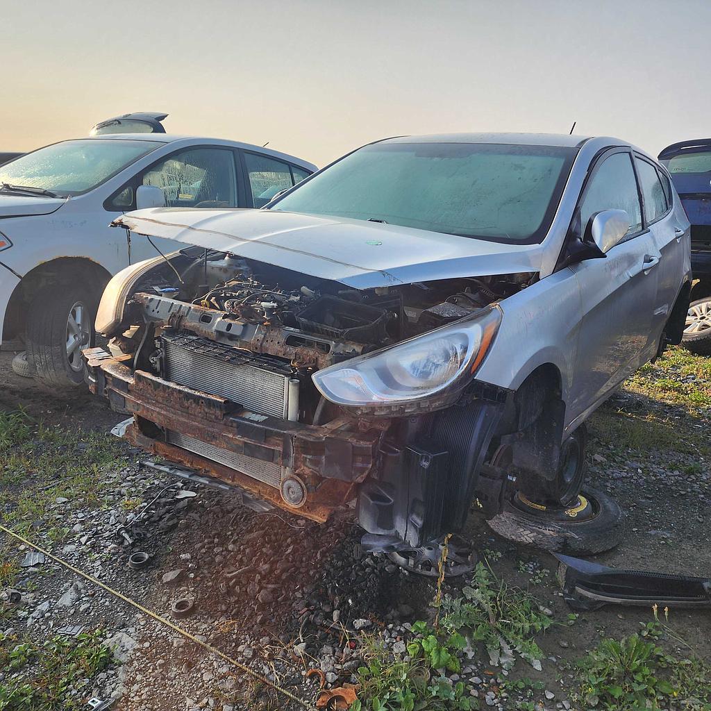 HYUNDAI ACCENT 2012