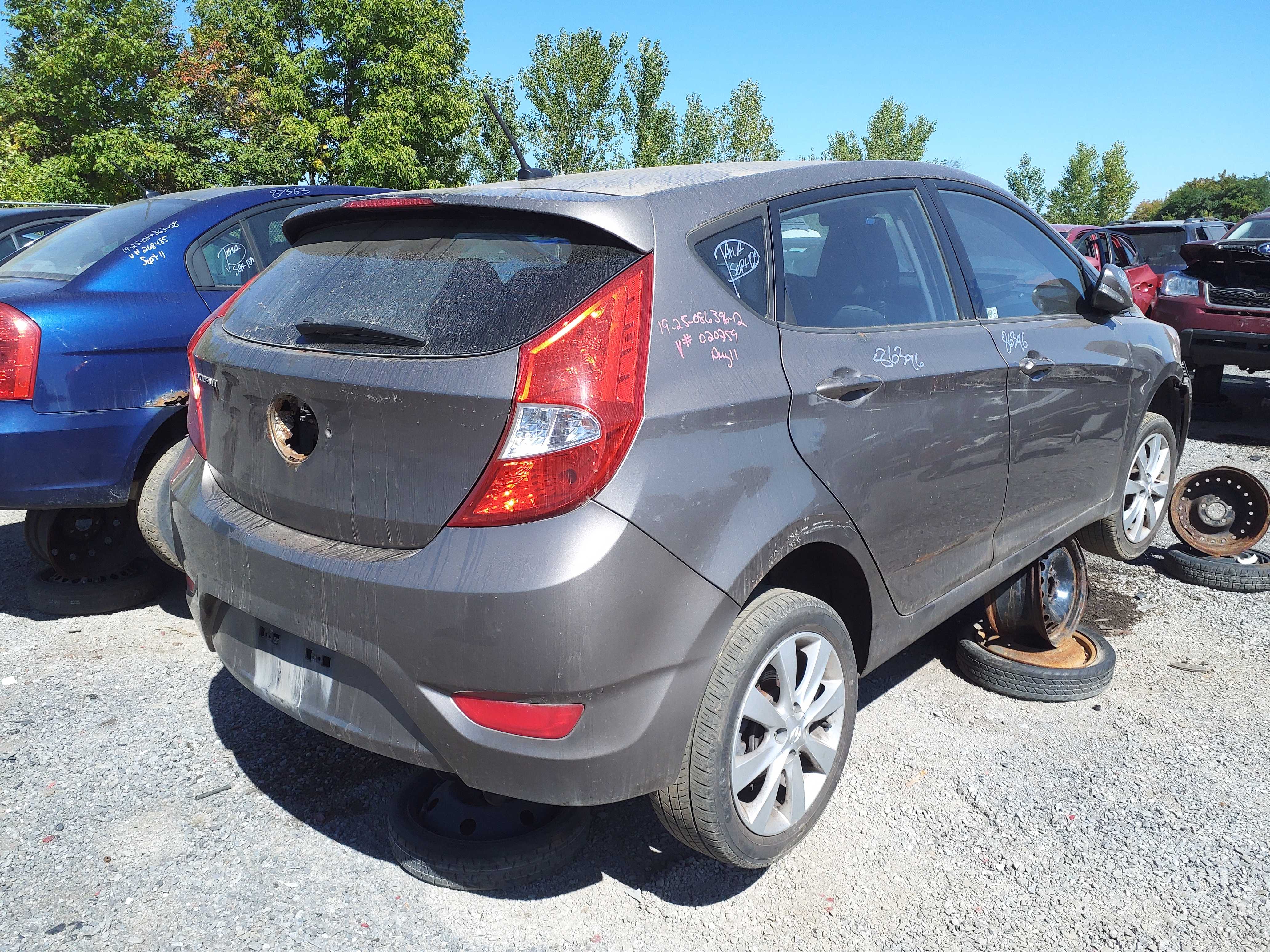 HYUNDAI ACCENT 2012
