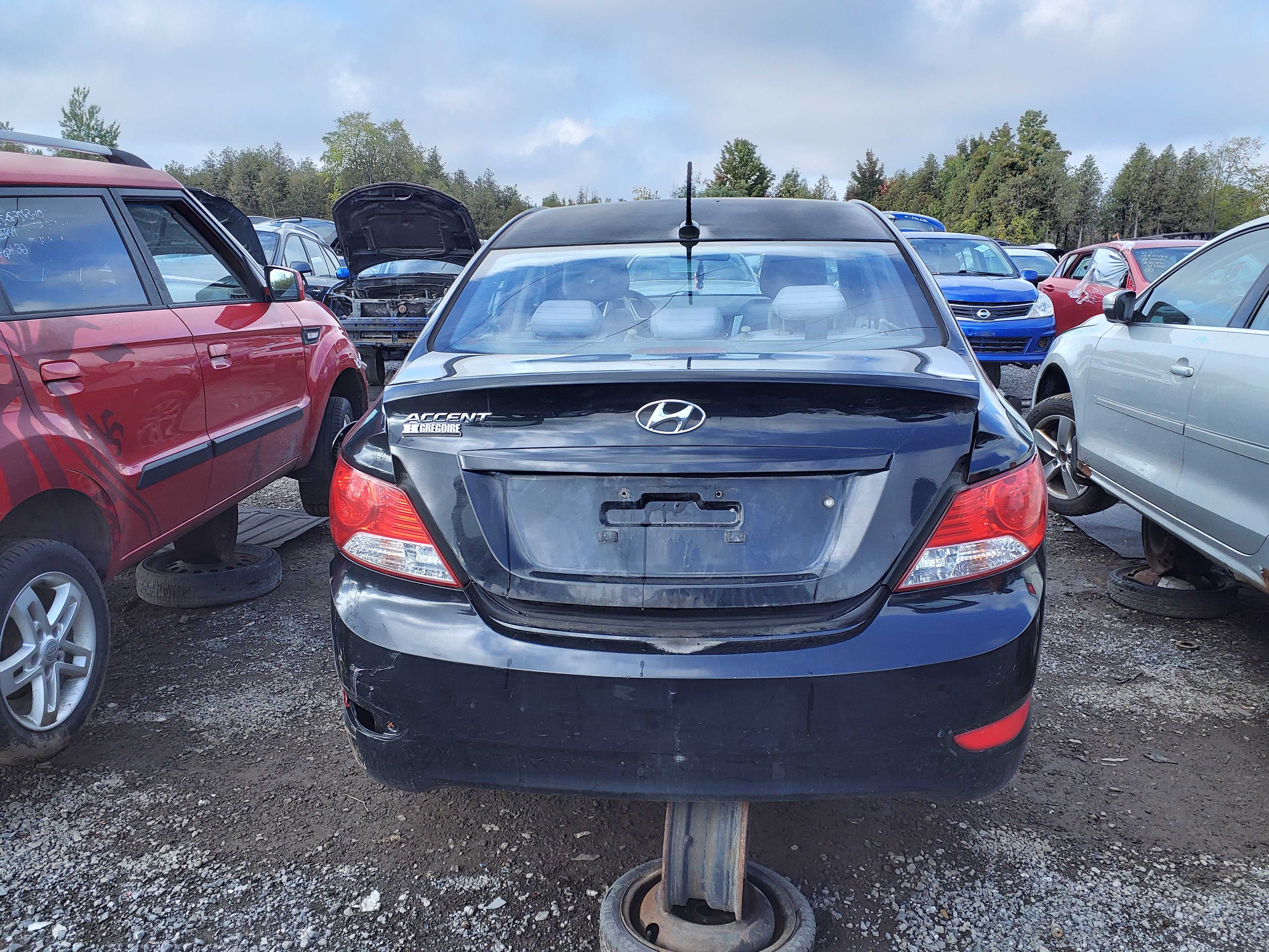 HYUNDAI ACCENT 2012