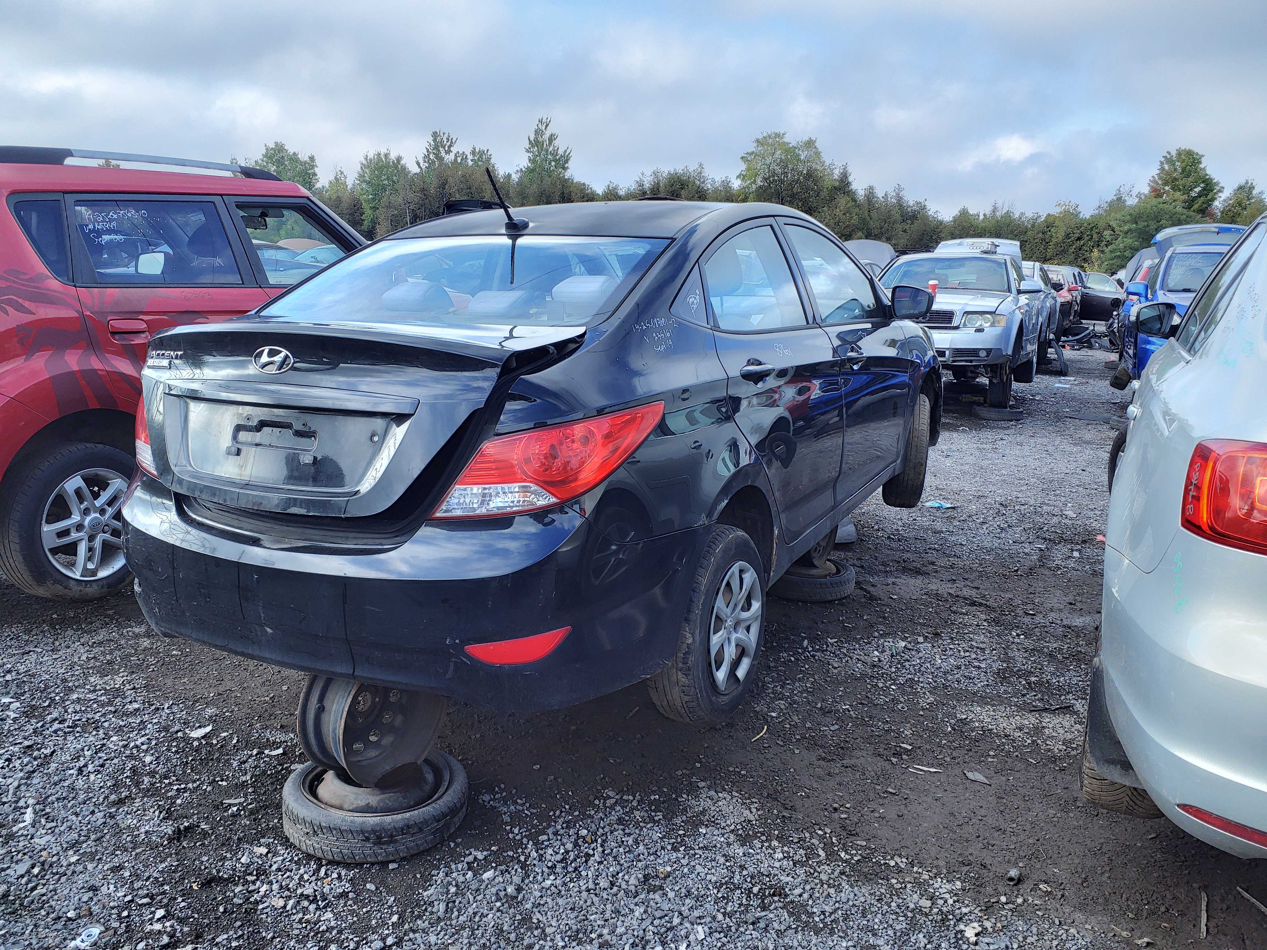 HYUNDAI ACCENT 2012
