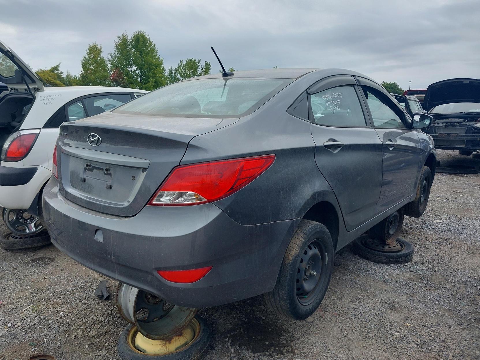 HYUNDAI ACCENT 2015