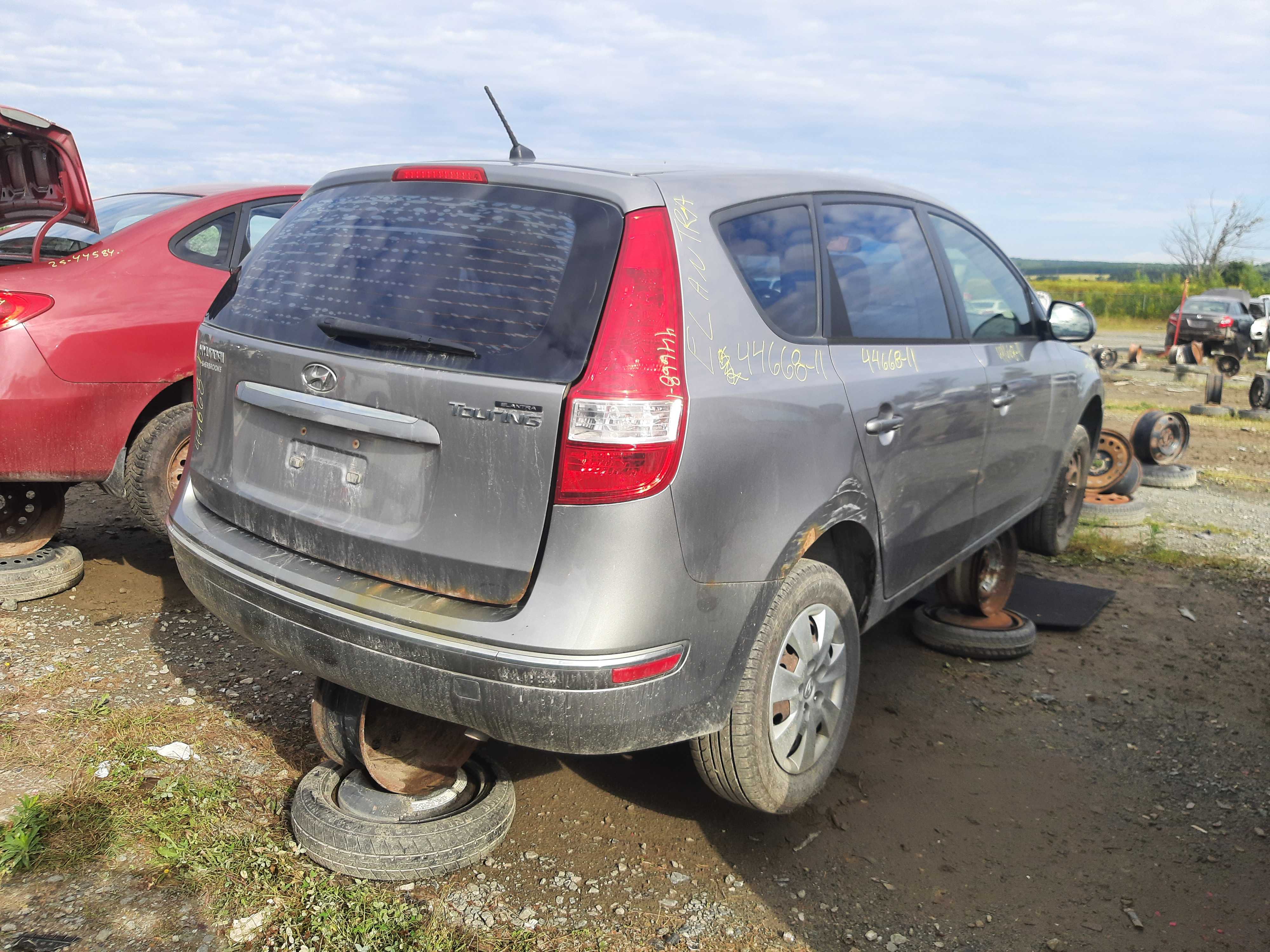 HYUNDAI ELANTRA 2011