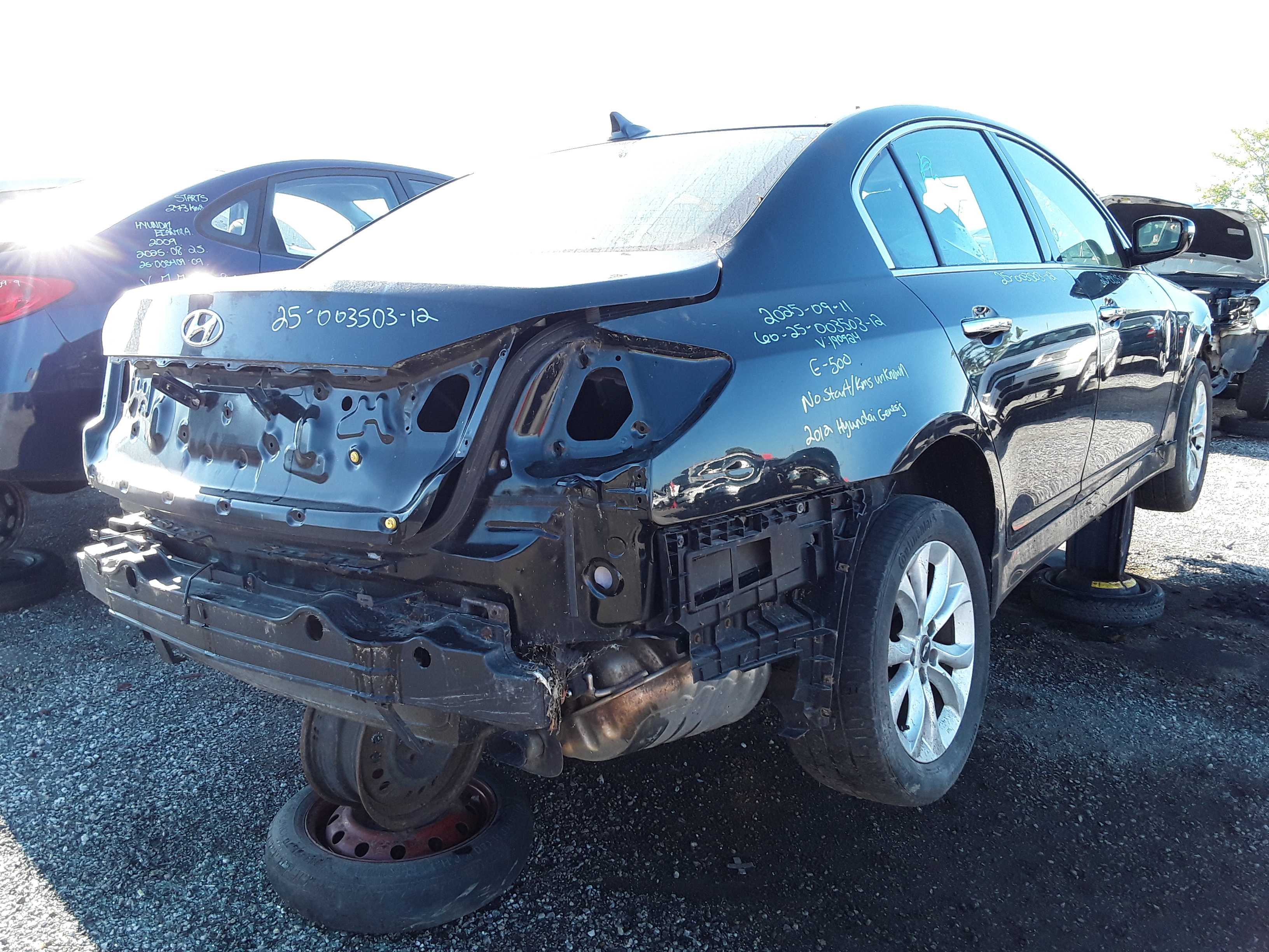 HYUNDAI GENESIS 2012