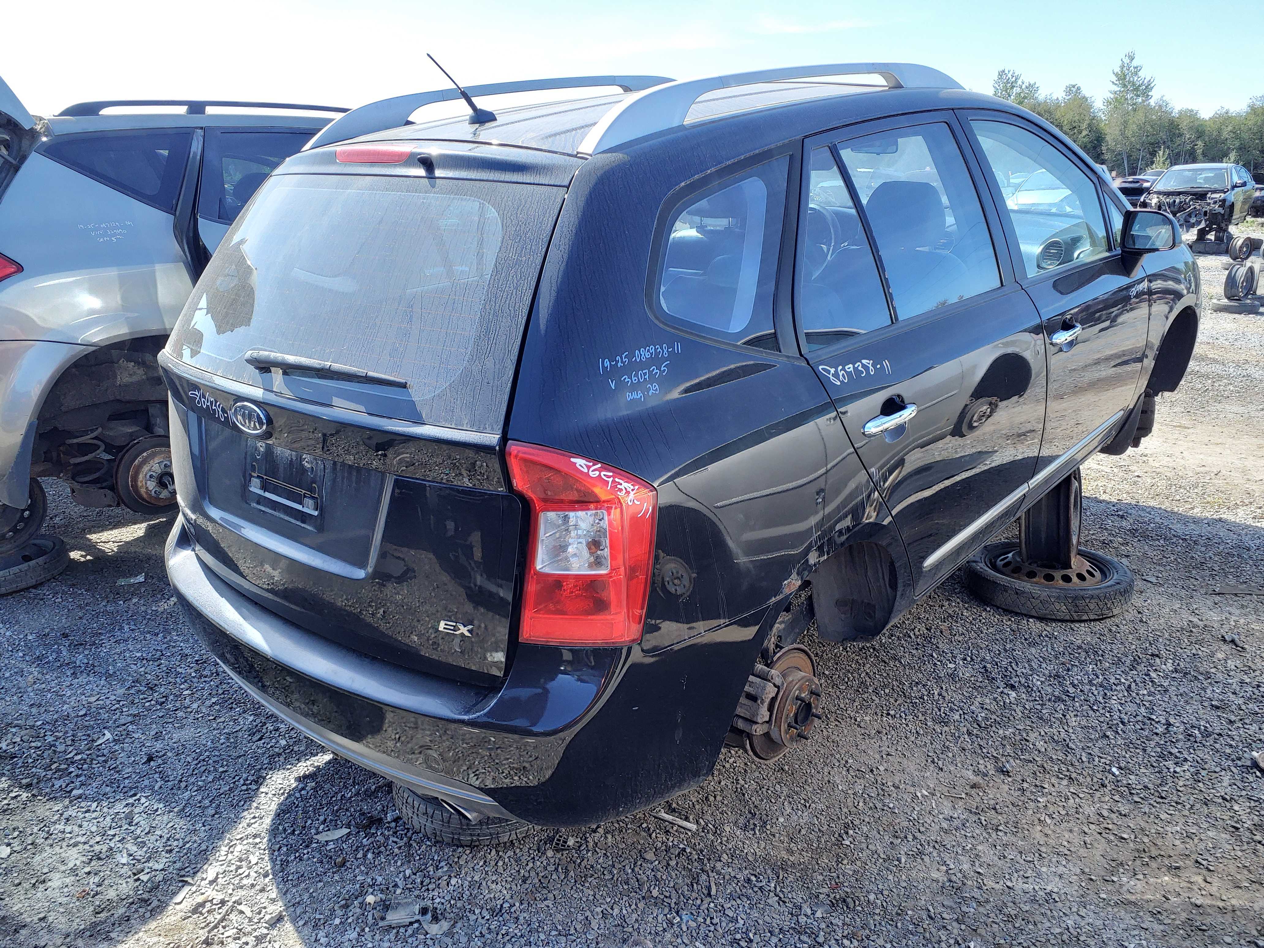 KIA RONDO 2011