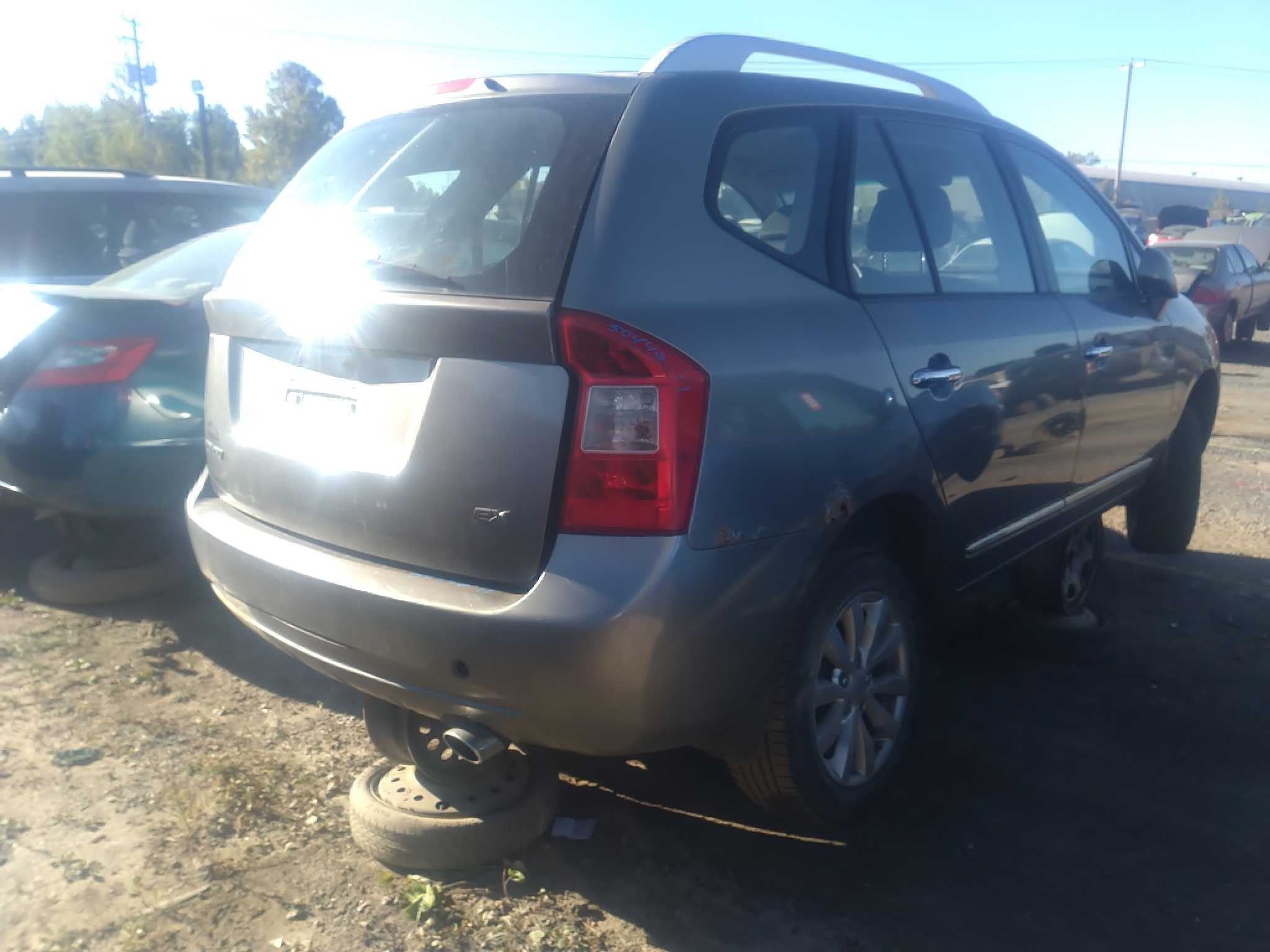 KIA RONDO 2011