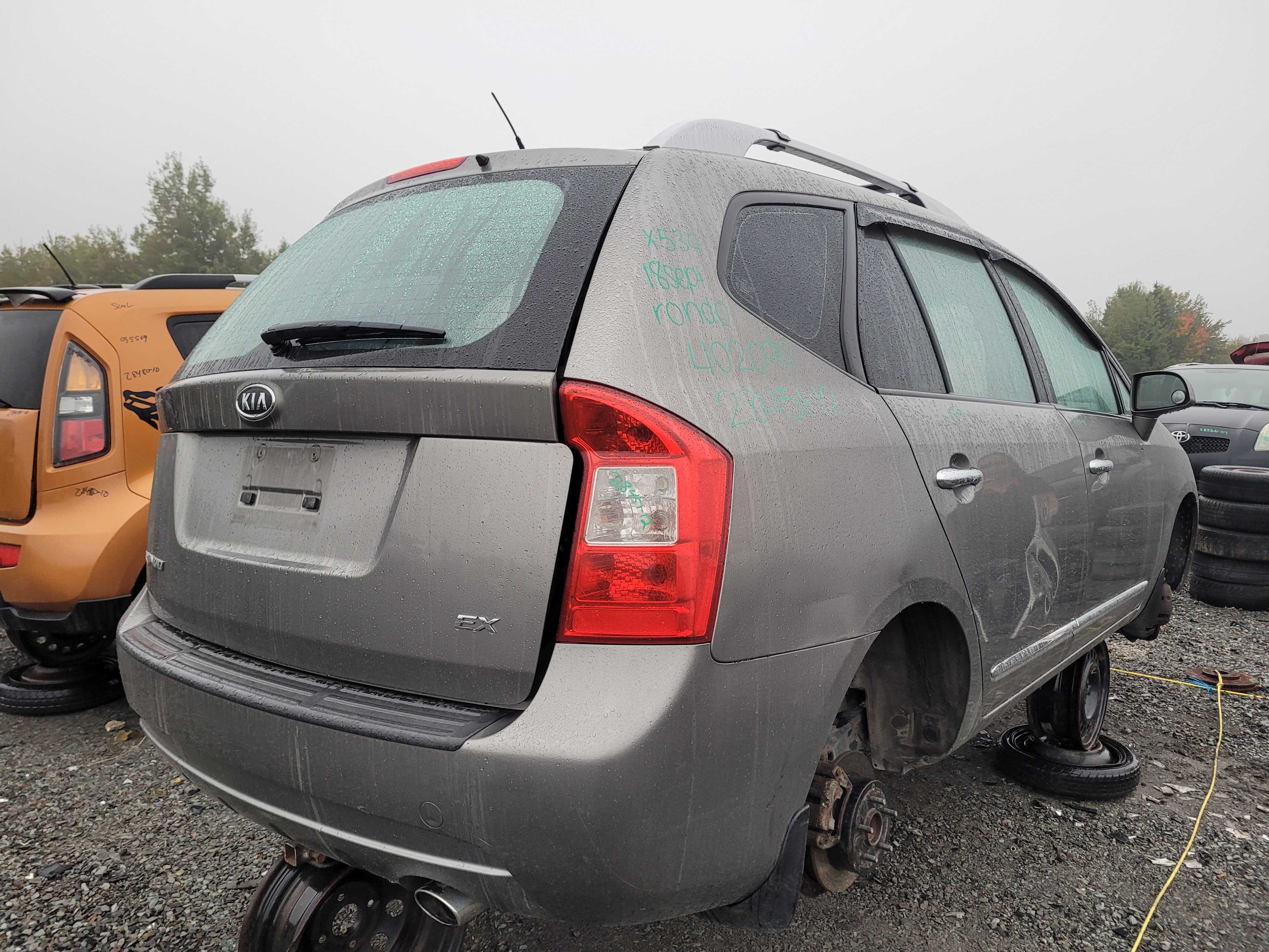 KIA RONDO 2012