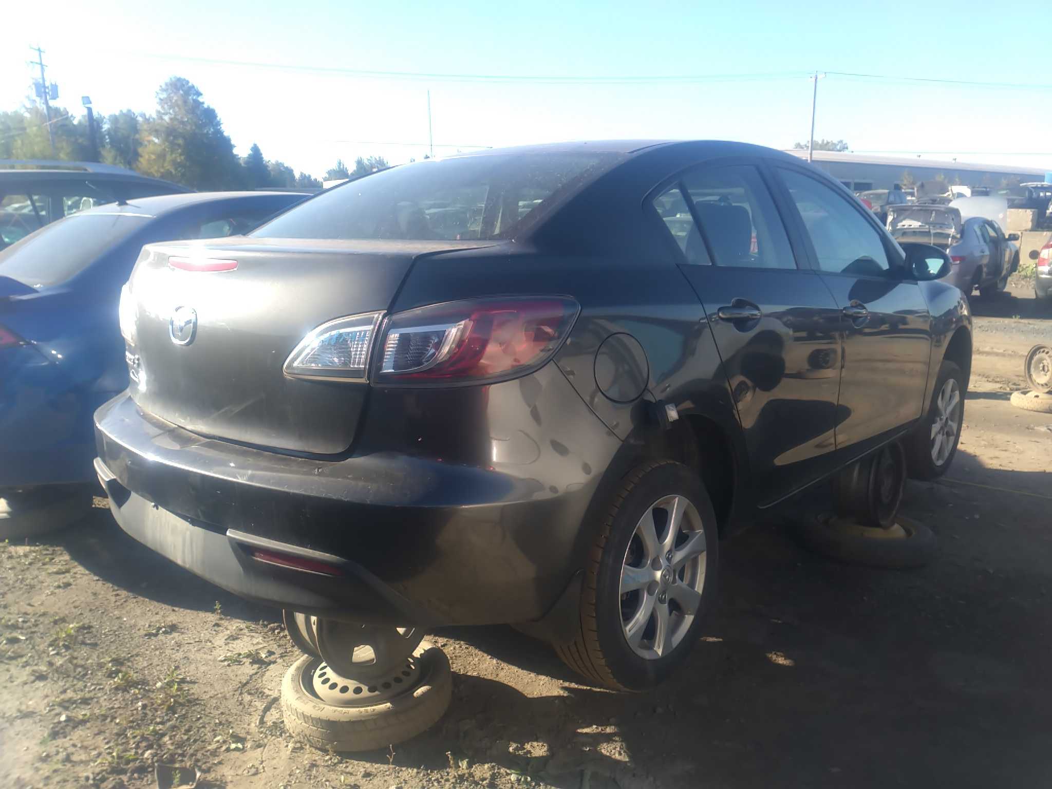 MAZDA MAZDA3 2011