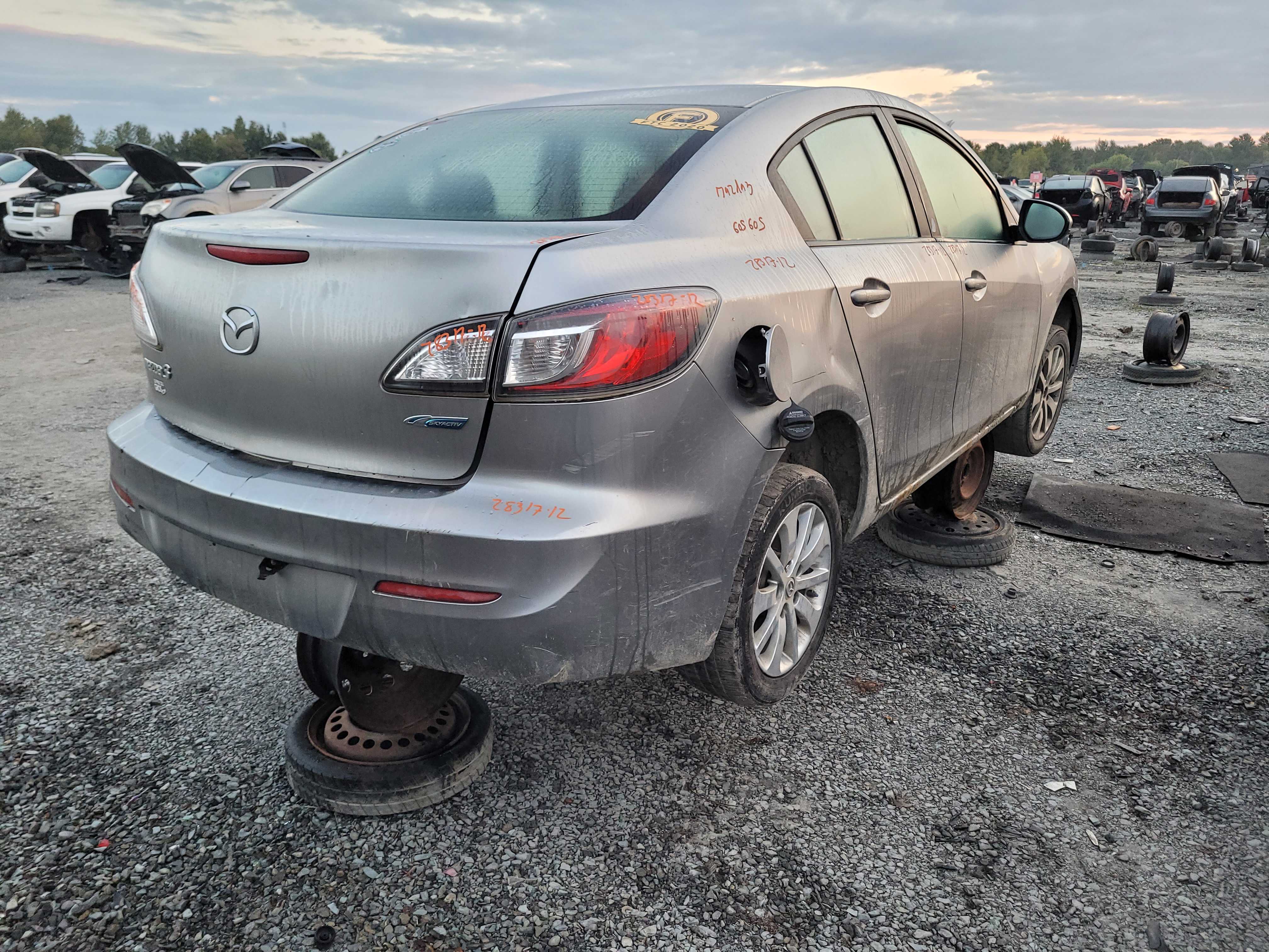 MAZDA MAZDA3 2012