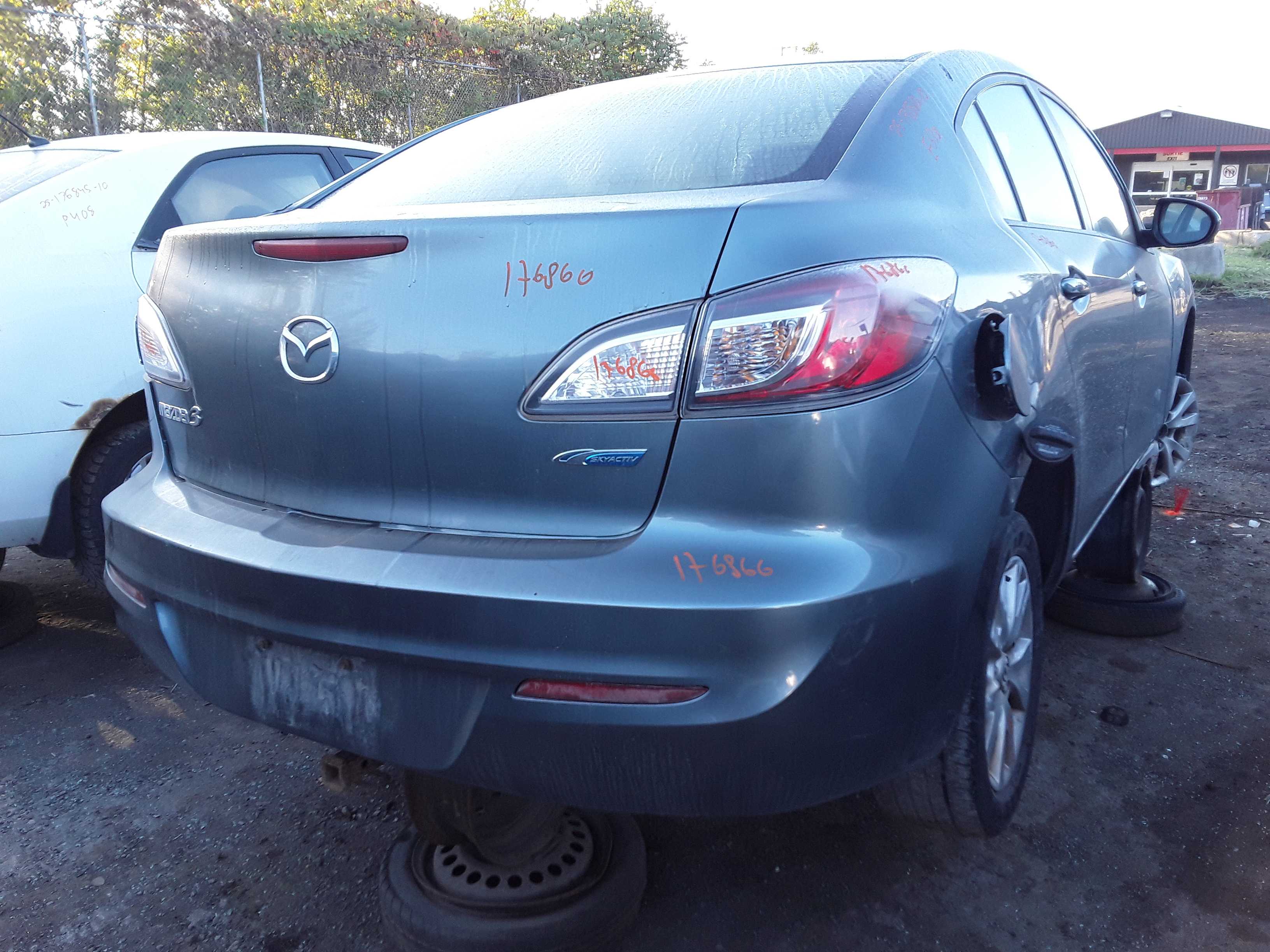 MAZDA MAZDA3 2012